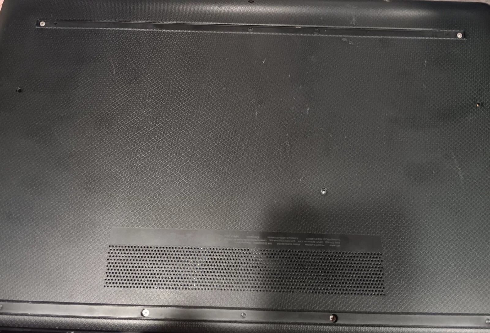 HP 17 LAPTOP -USED- SD CHIP, MOUSE AND WIFI ADAPTER INCLUDED