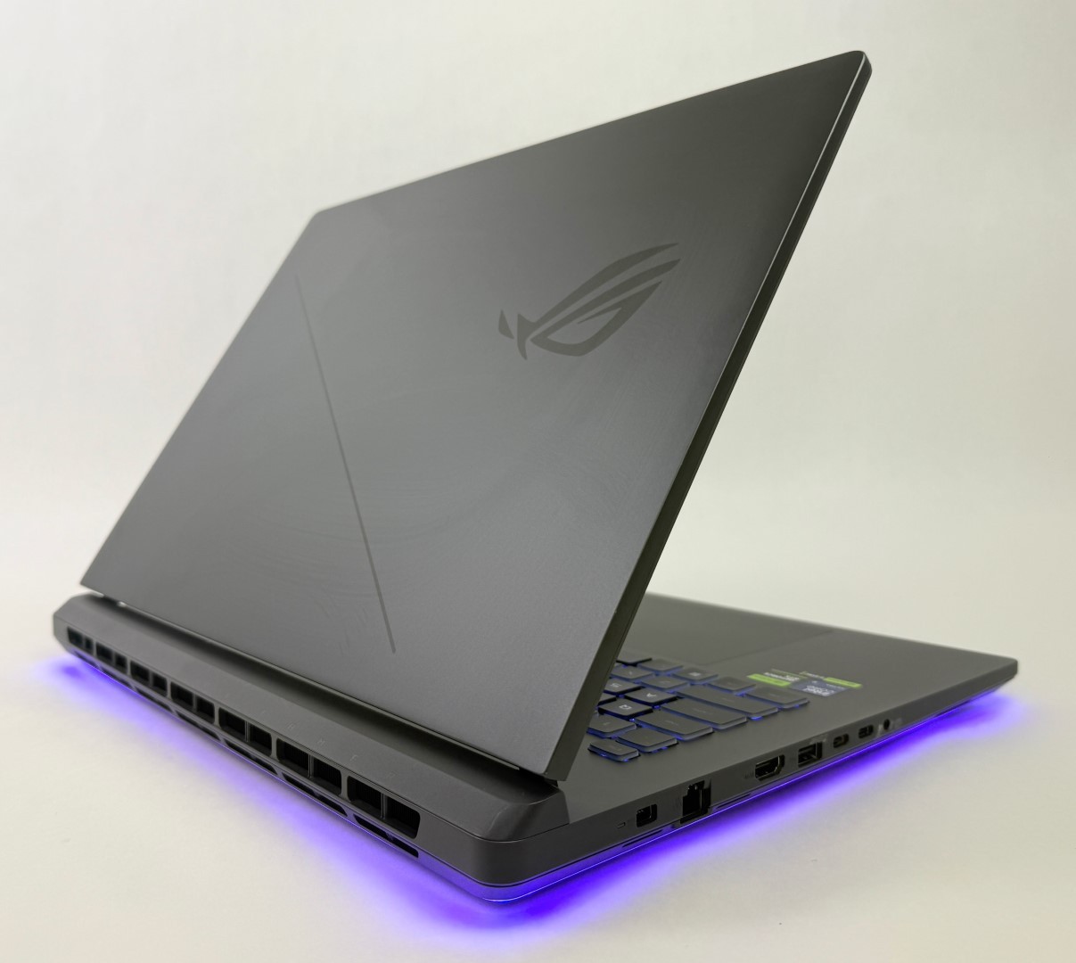 ASUS ROG Strix 18″ QHD 240Hz 2560×1600 Ultra 9 275HX 32GB 1TB RTX 5070 W11H