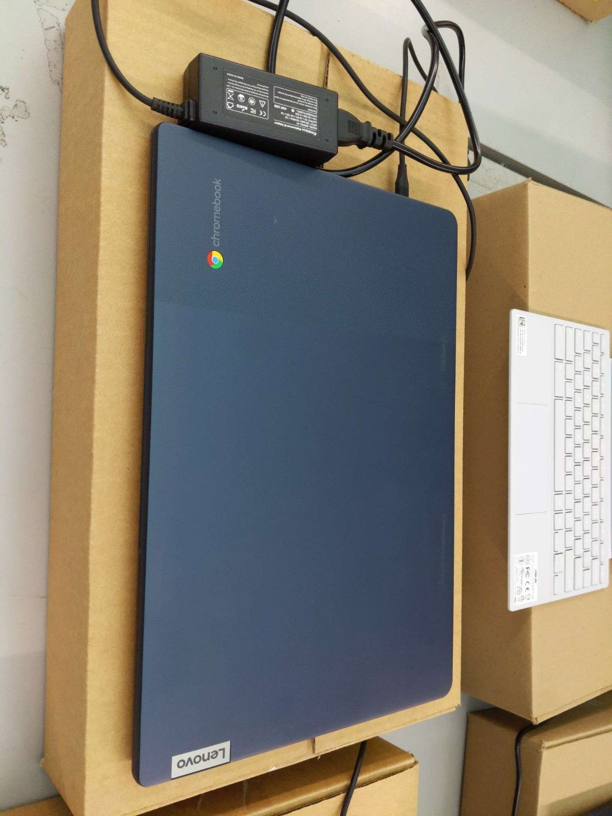Lenovo IdeaPad 3i 15.6”FHD Chromebook Intel Celeron N4500 8GBRAM 64GB eMMC Blue