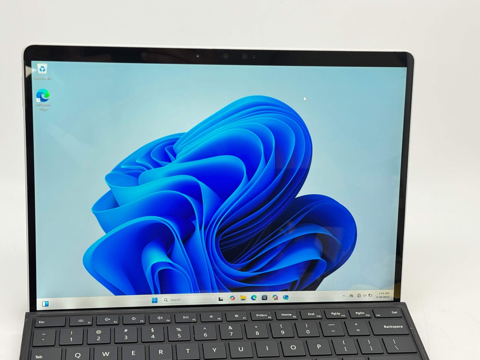 Microsoft Surface Pro 8 1982 Core i5-1145G7 8GB 128GB- READ DESC