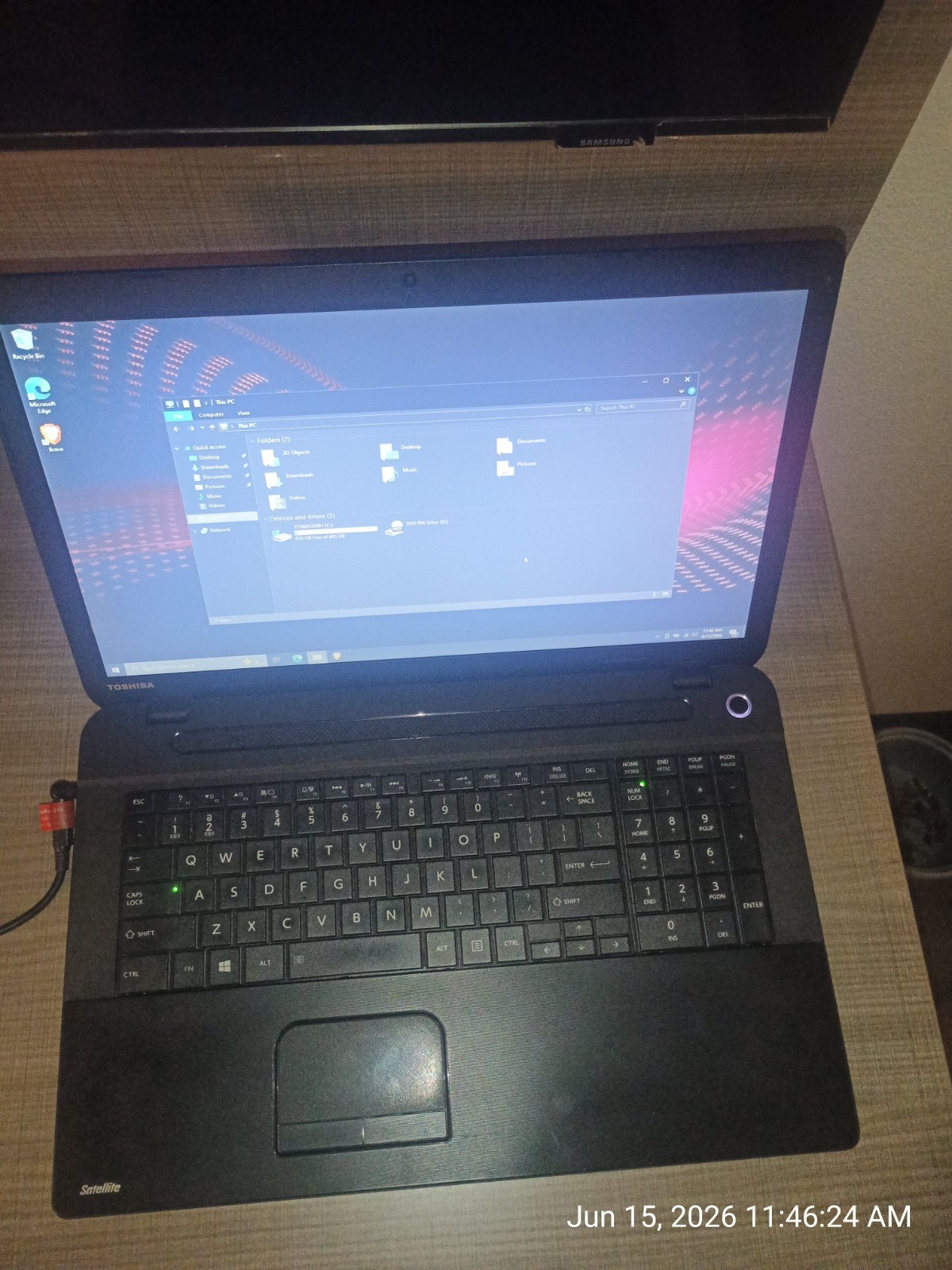 Toshiba 17’3 Satellite C75D Laptop 8Gb Ram,750Gb Drive ,DVD,WIFI,Win 10