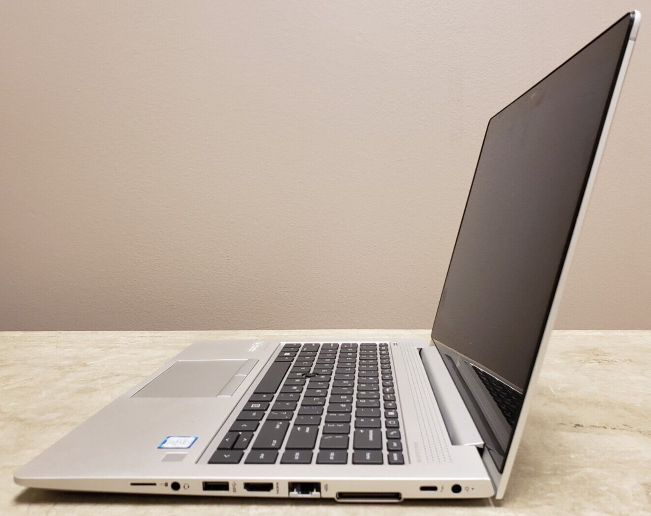 HP EliteBook 840 G5 laptop Touchscreen w/power adapter