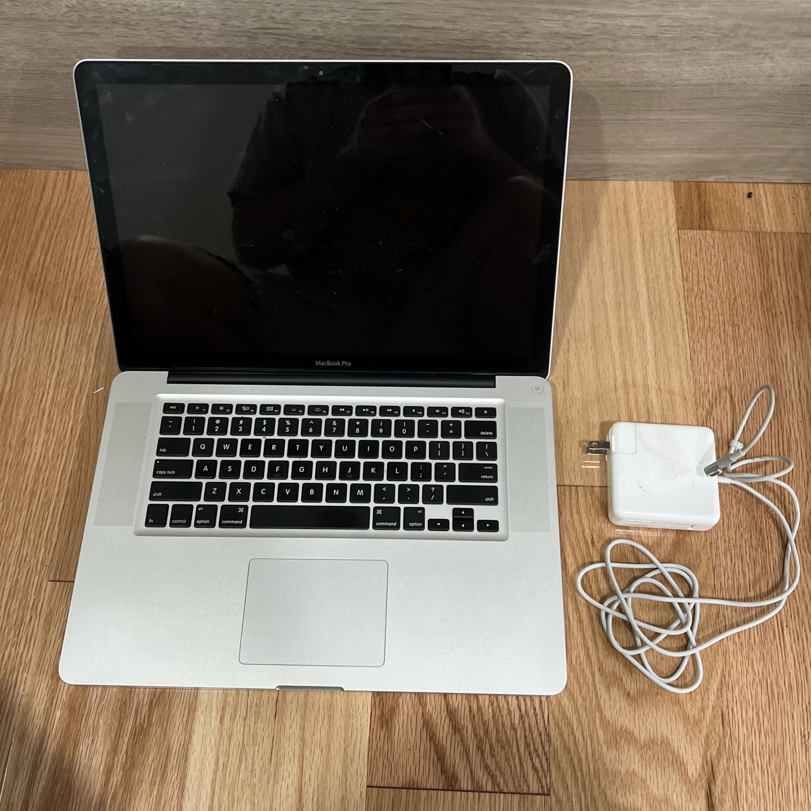 Apple MacBook Pro 15 A1286 C02GP0CWDY5P Late 2011 2.4GHz 15.4″ Laptop For Parts