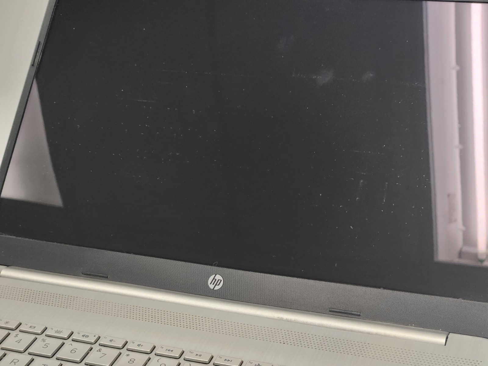 HP Laptop 15-dw3015cl Intel Core i5-1135G7 2.40Ghz 8GB RAM 256GB SSD W11P