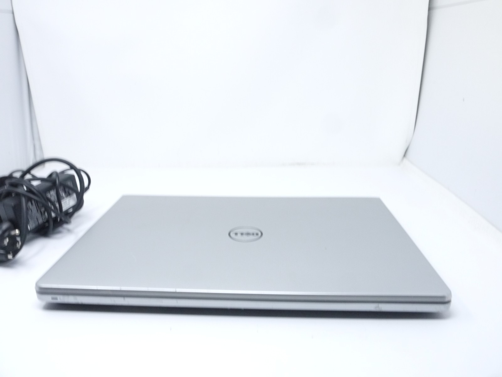 Dell Inspiron 5559 15.6″ Laptop – Core i5-6200U / 4GB / 250GB HDD / New Battery