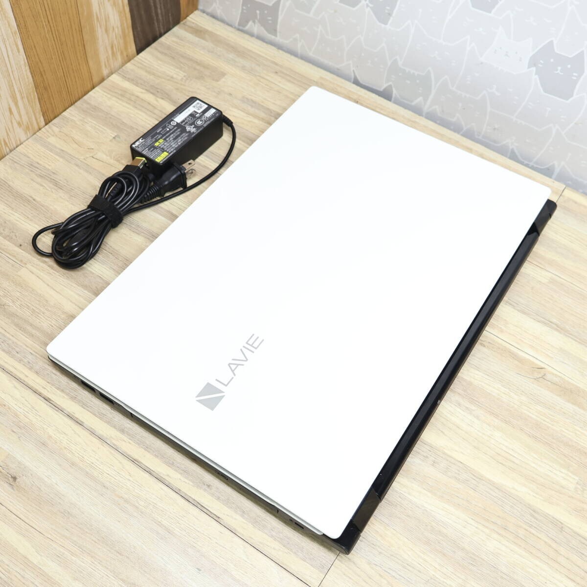 NEC LAVIE GN242 14in Core i3 16GB RAM 256GB SSD With AC adapter Used
