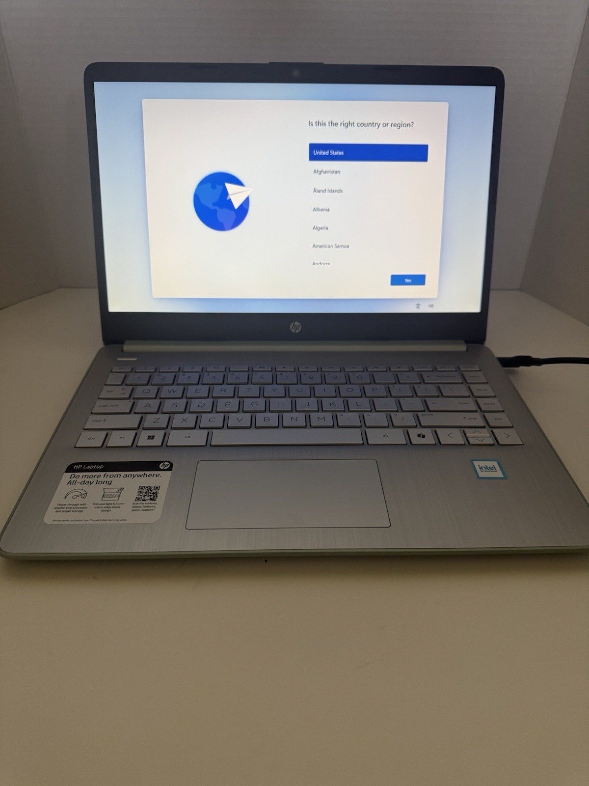 New | HP laptop | Green | O/S | Model: RTL8852BE |