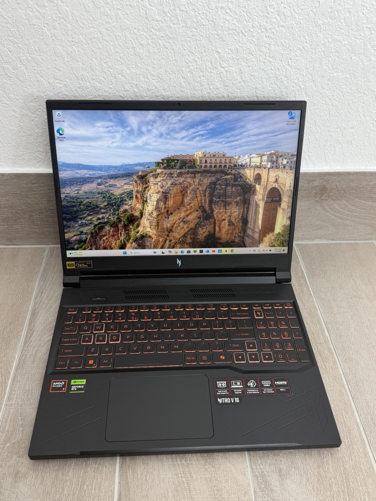Nitro V 16 16″ Ryzen 7 8845HS GeForce RTX 4060 16GB RAM 1TB NVMe SSD Win-11