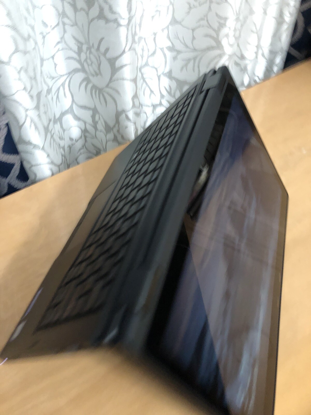 Dell Latitude 5289 12.5″ (512GB, Intel Core i7 7th Gen., 2.80 GHz, 16GB RAM)