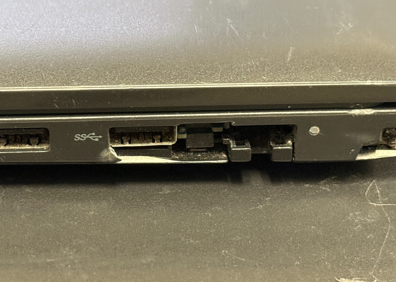 Dell Latitude 3420 14″ (i5-1135G7 2.40GHz – 16GB RAM – 256GB SSD – Win11Home)