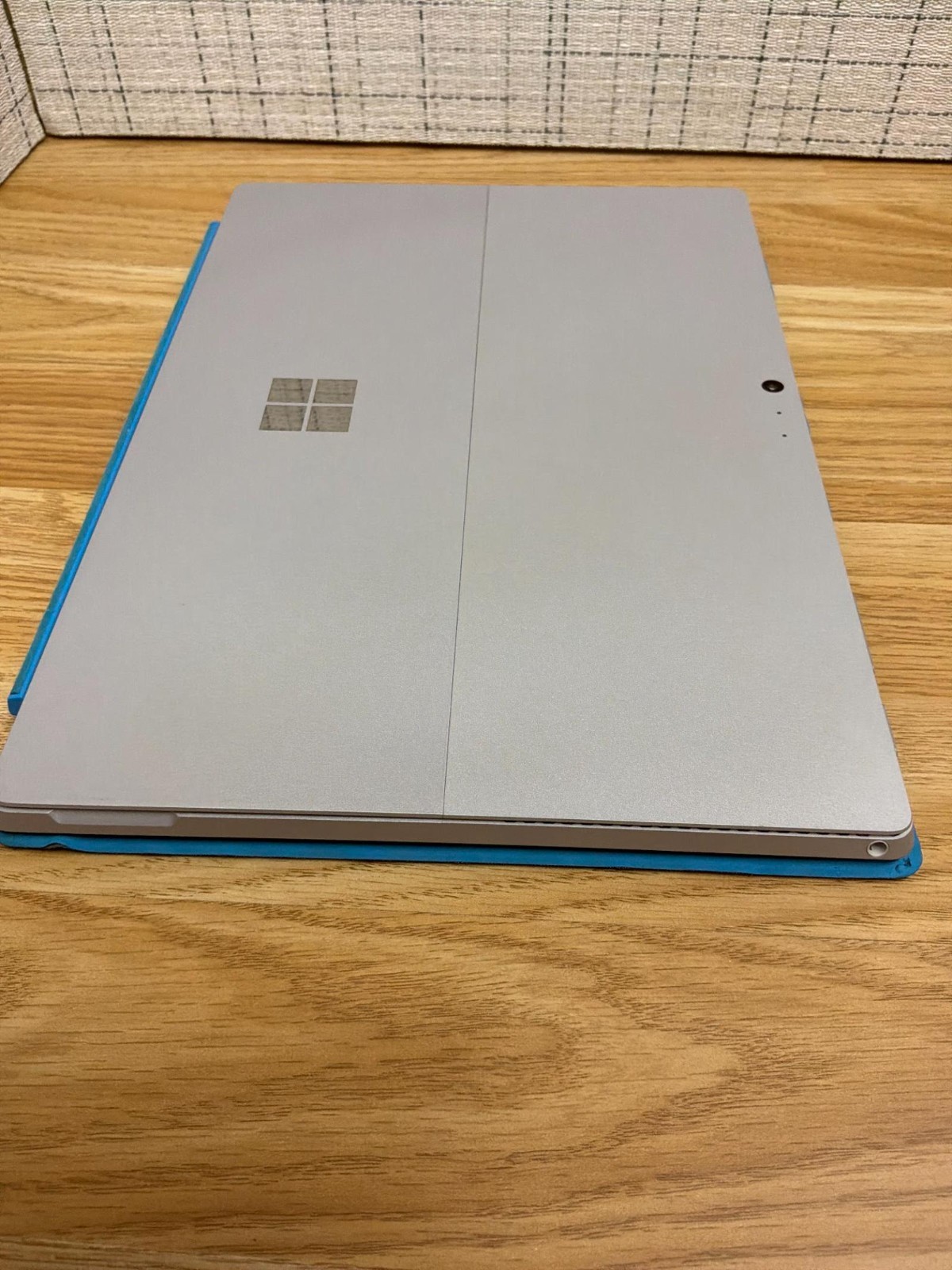 Microsoft Surface Pro 4 i5-6300U 4GB RAM 128GB SSD Intel HD 520 Windows 11