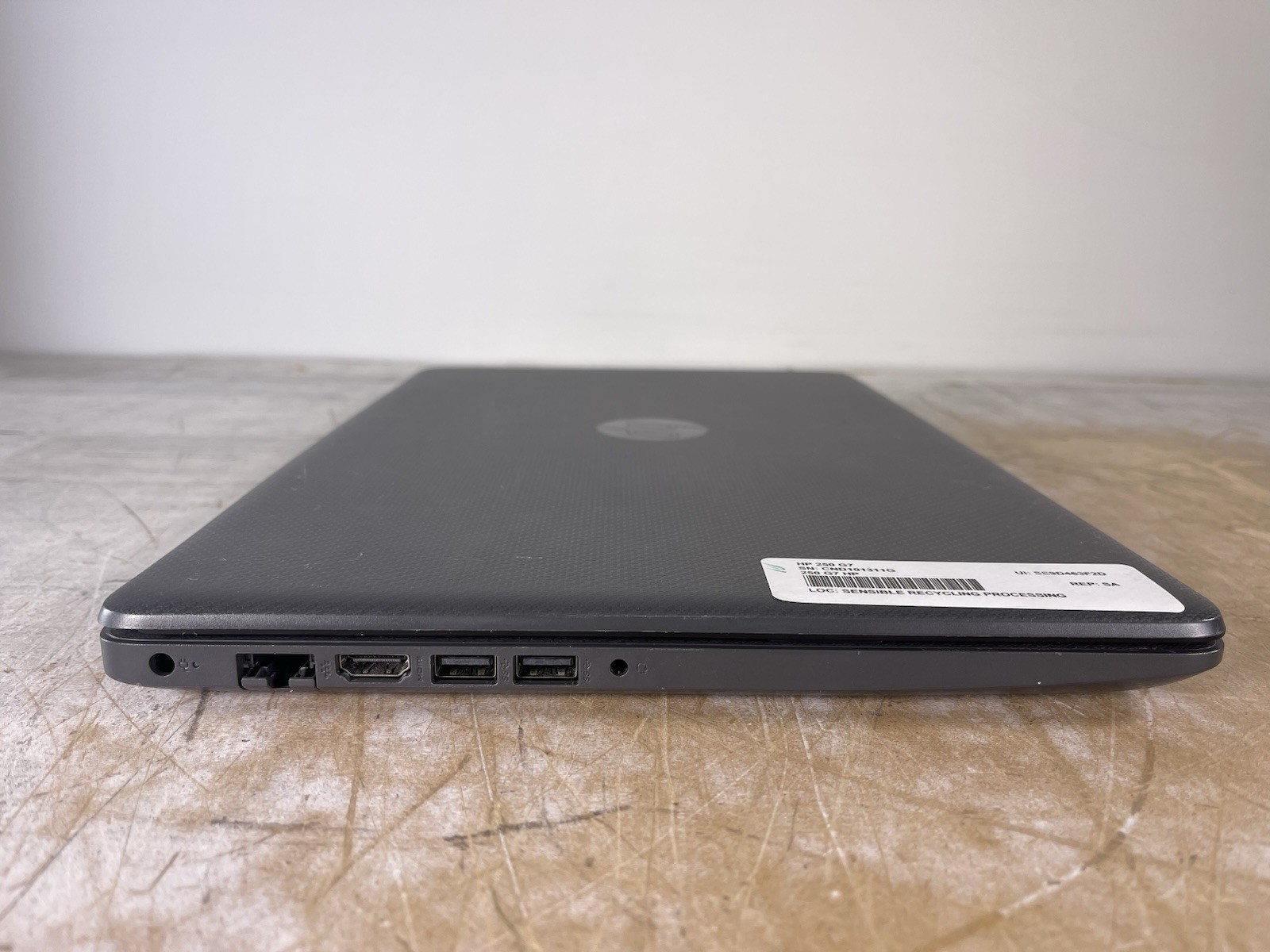 HP 250 G7 i5-1035G1 @ 1.0GHz, 16GB RAM, NO HDD/OS – (FOR PARTS)