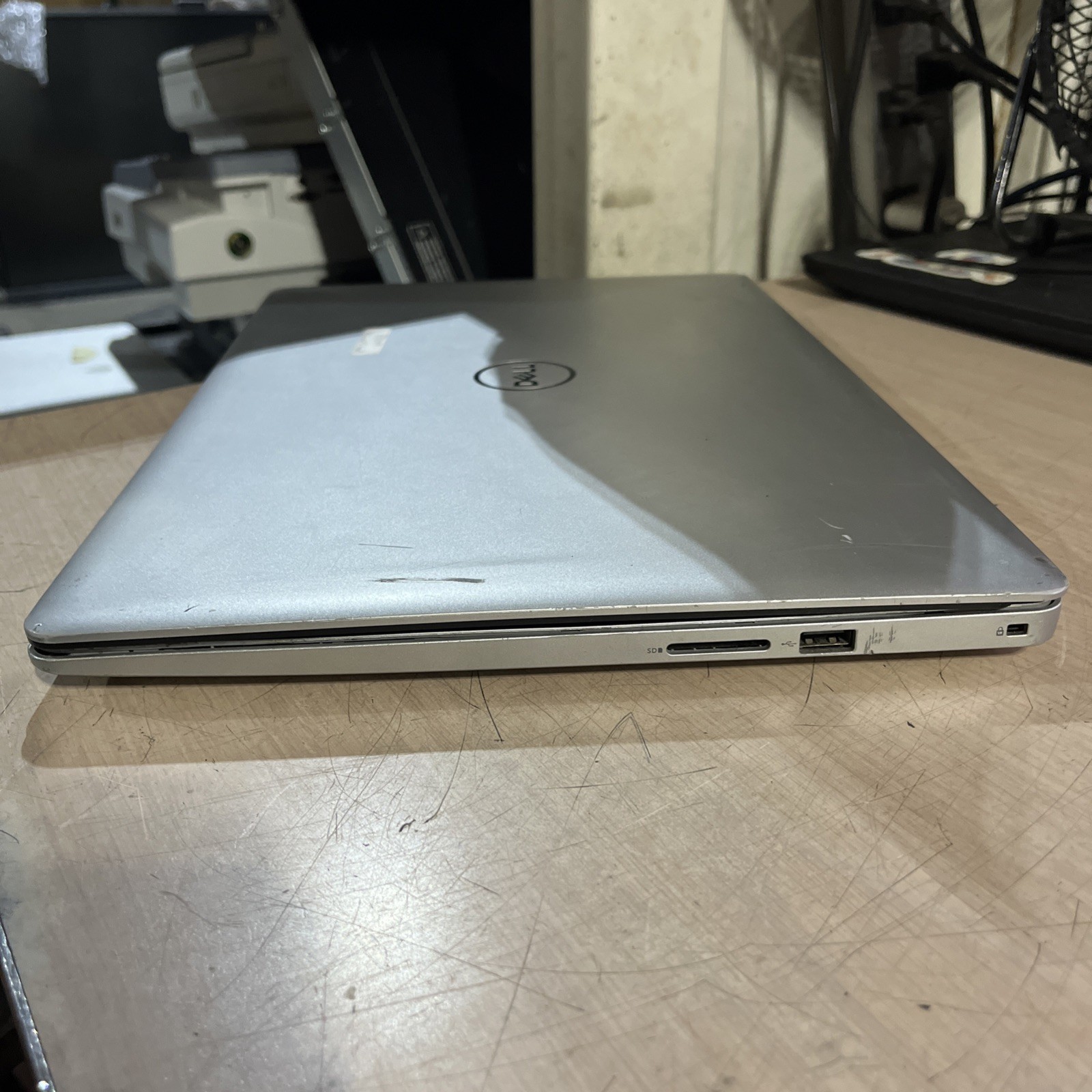 DELL INSPIRON 5575 AMD RYZEN 5 2500U 8GB RAM NO HD