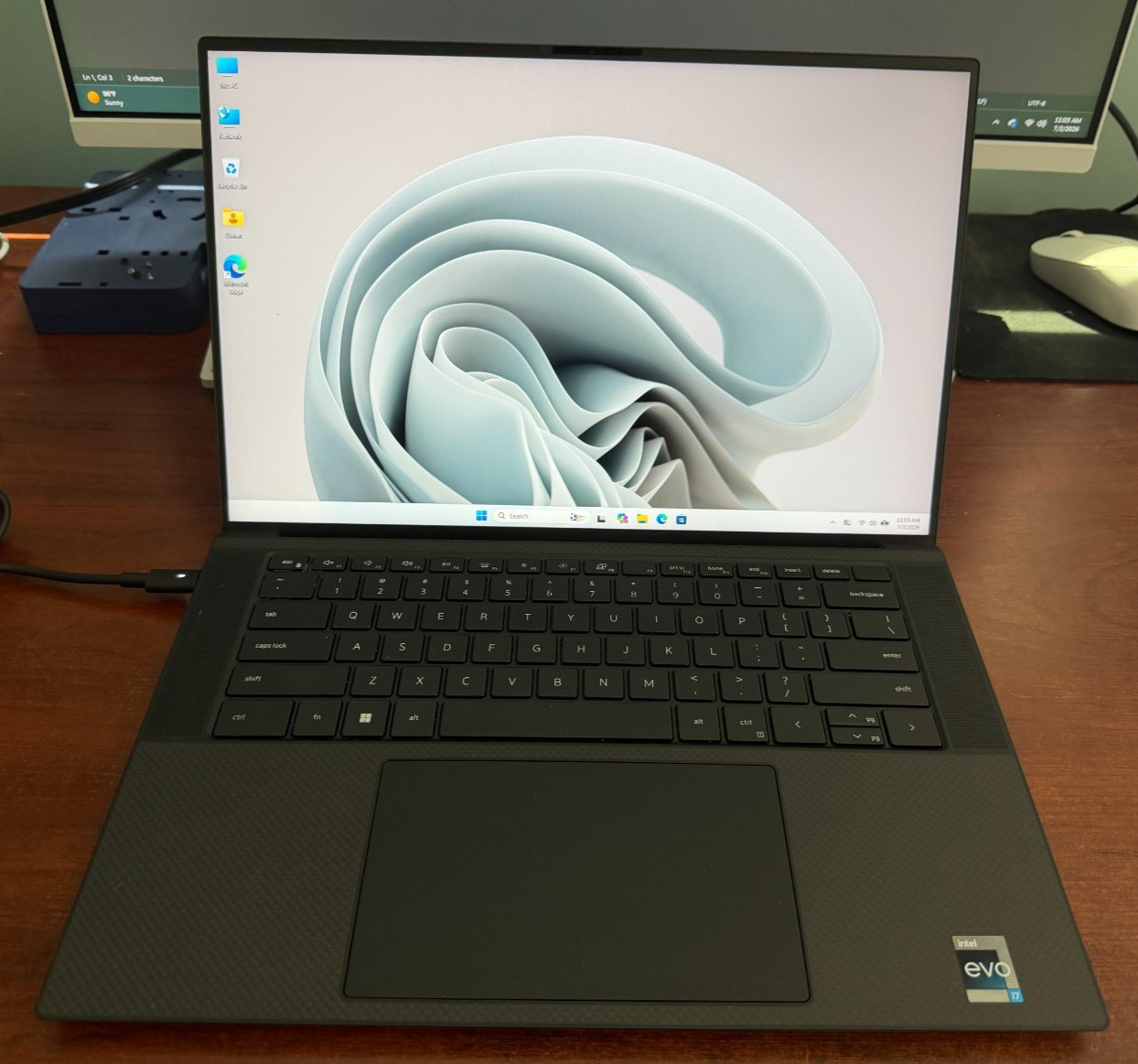 Dell XPS 15 9530 Core i7-13700H 16GB 1TB NVME RTX 4050 FHD+ Win11 130W Charger