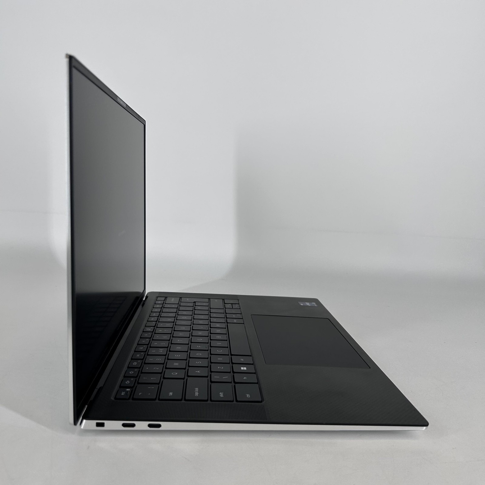 Dell XPS 15 9530 FHD+ 2.4 GHz i7-13700H 16GB 512GB RTX 4050 Bilingual Keyboard