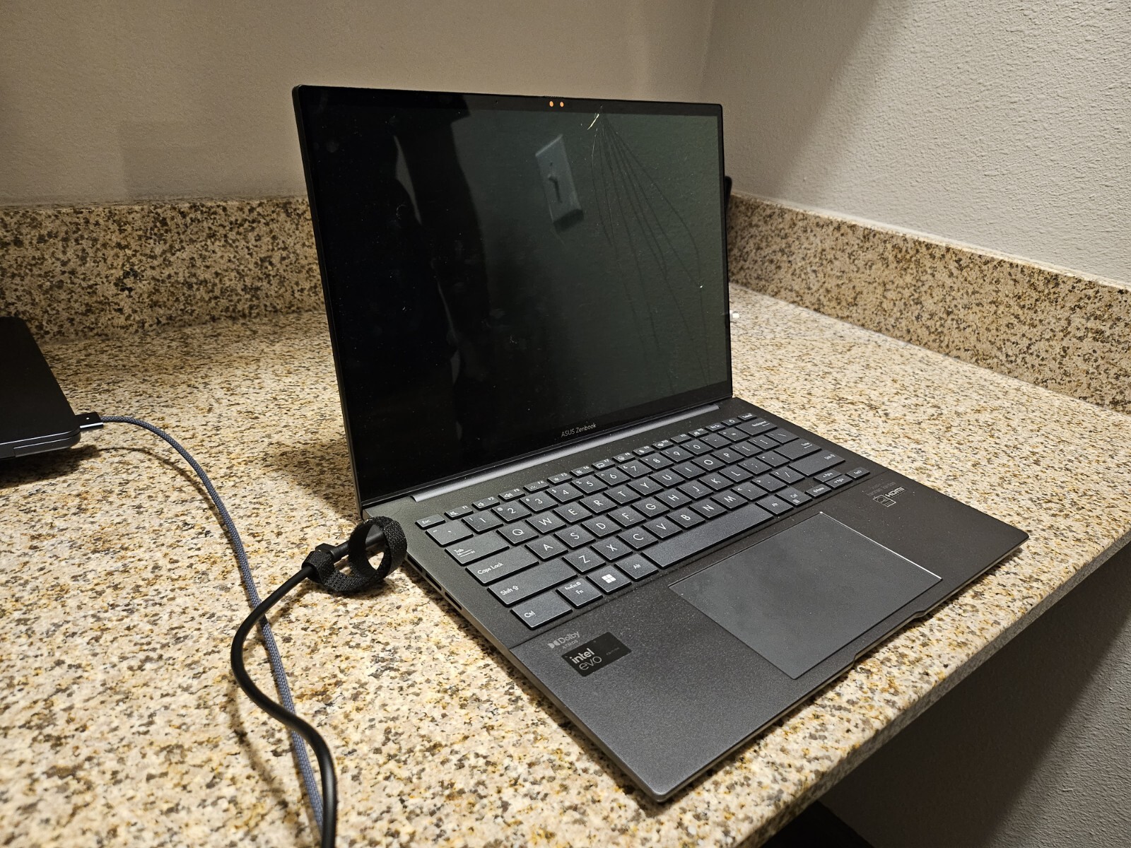ASUS Zenbook Q425M 14″ Core Ultra 7 16GB RAM 1TB SSD