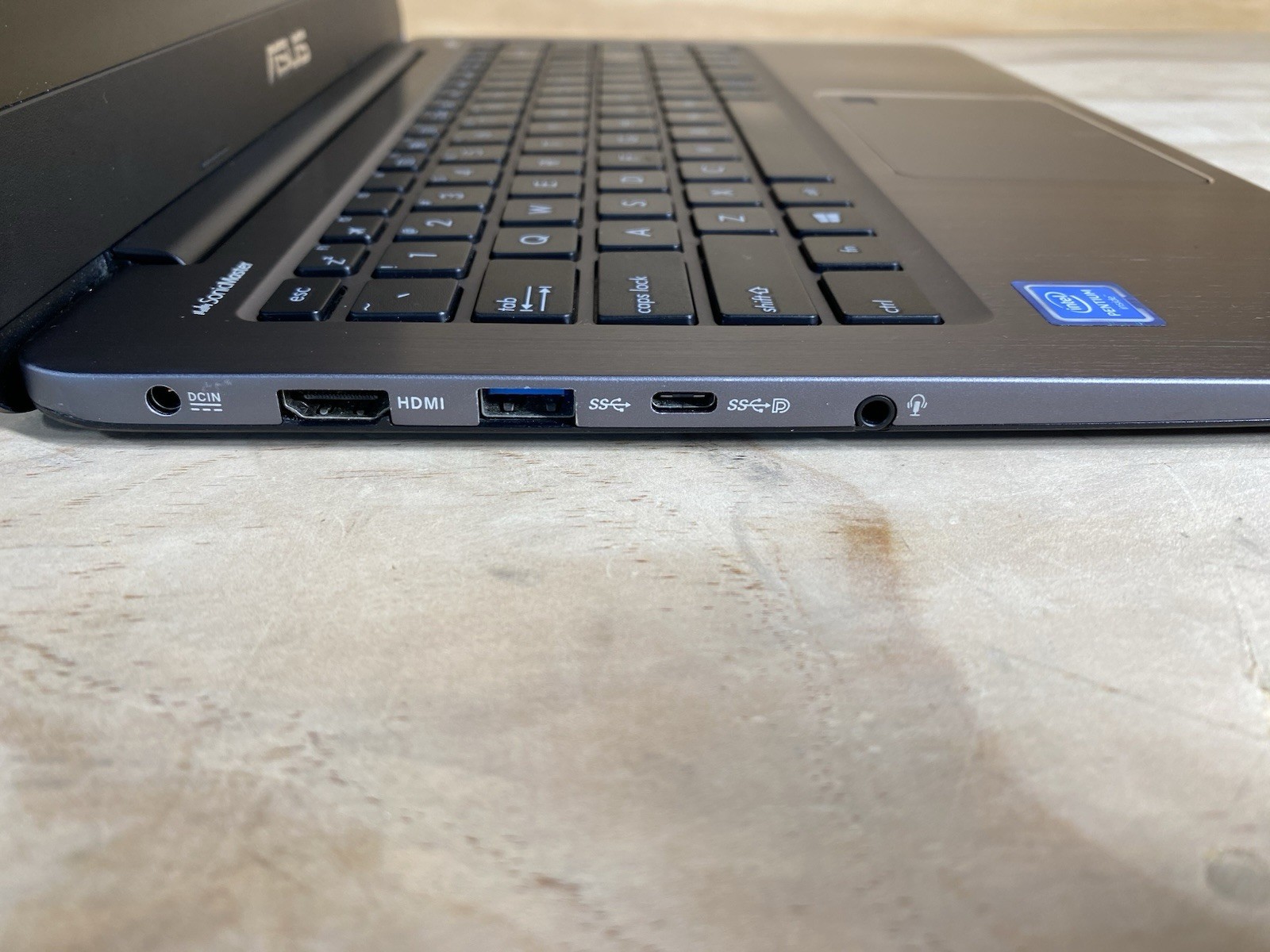Asus E403S 14″ Laptop Pentium N4200@1.1 GHz/4Gb/120Gb SSD/Win 11 Home