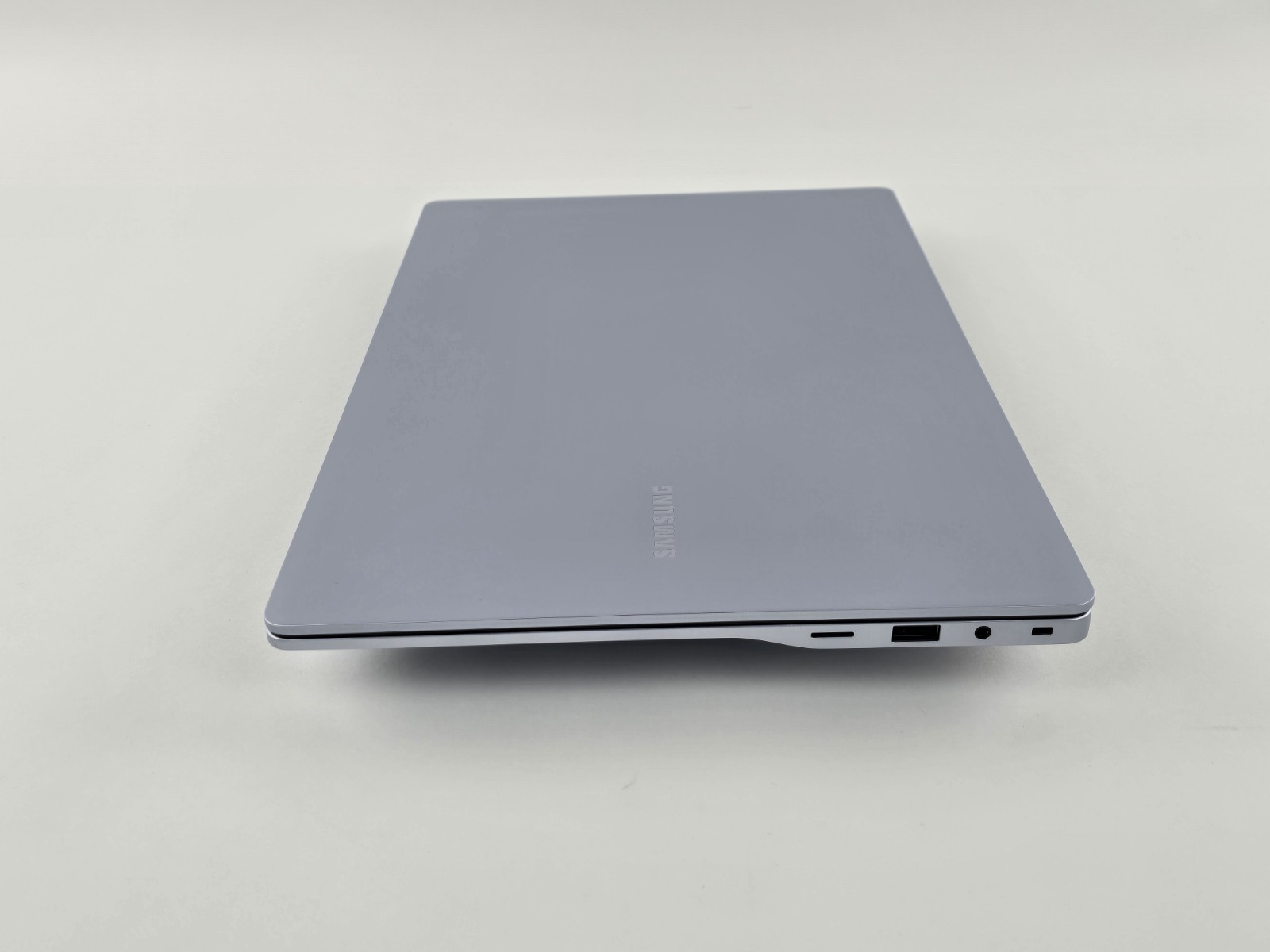 Samsung Galaxy Book4 Edge 15.6″ FHD Laptop Snapdragon X Plus 16GB RAM 512GB SSD