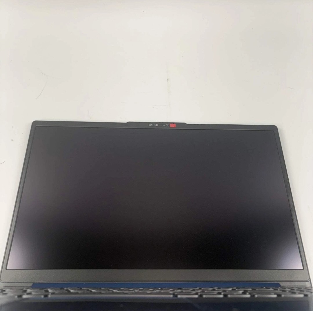 Lenovo IdeaPad Slim 3 15ABR8 15.6″ Ryzen 7 7730U 2.0GHz 16GB RAM 512GB SSD