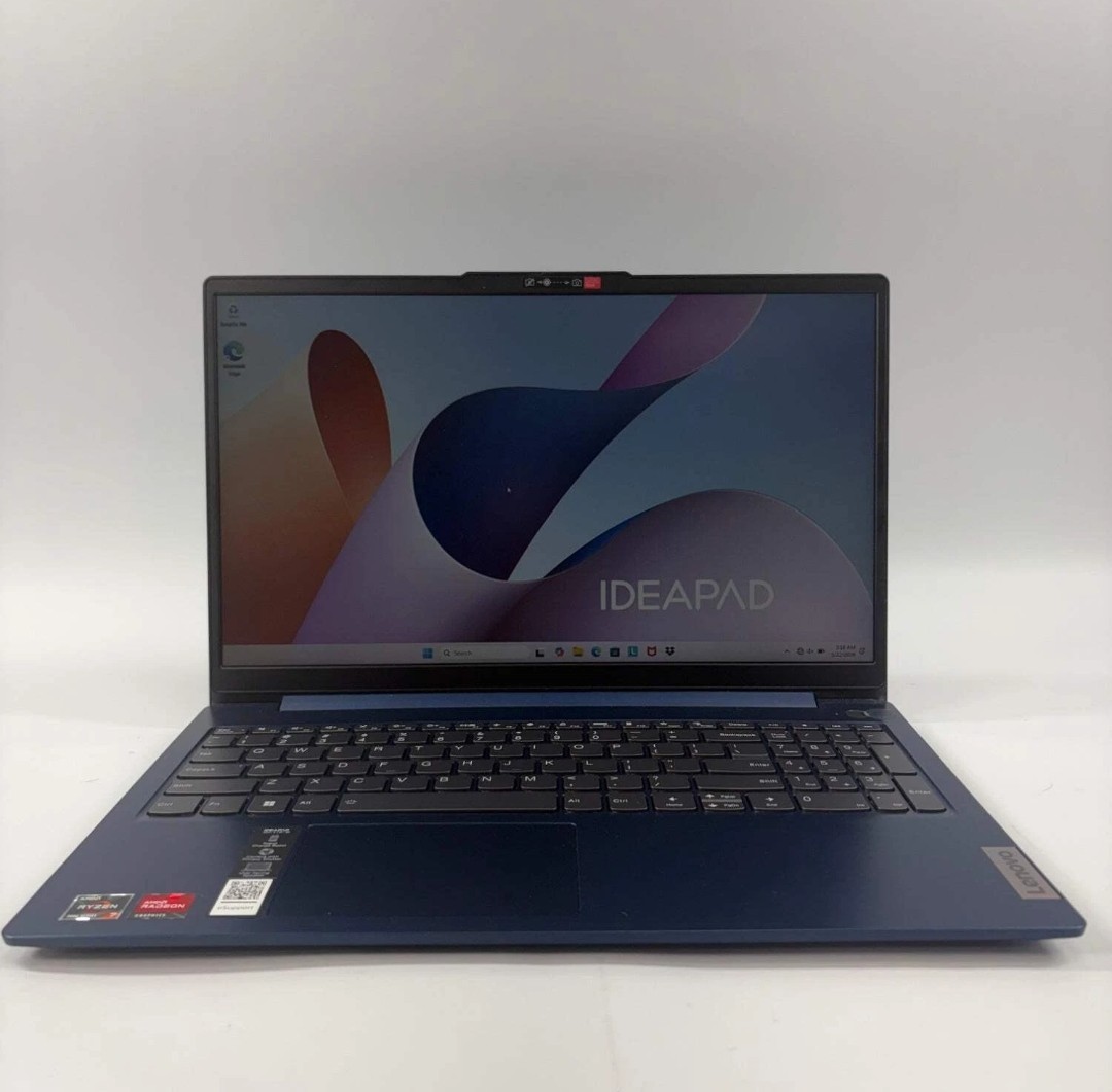 Lenovo IdeaPad Slim 3 15ABR8 15.6″ Ryzen 7 7730U 2.0GHz 16GB RAM 512GB SSD