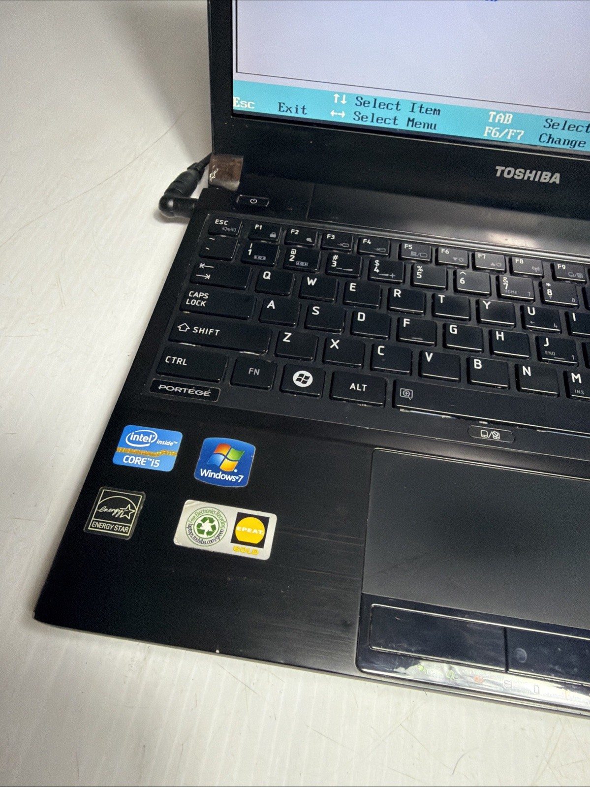 Toshiba Portege R835-P70 13″ Laptop i5-2410m 4gb Ram No Drives Boots Bios
