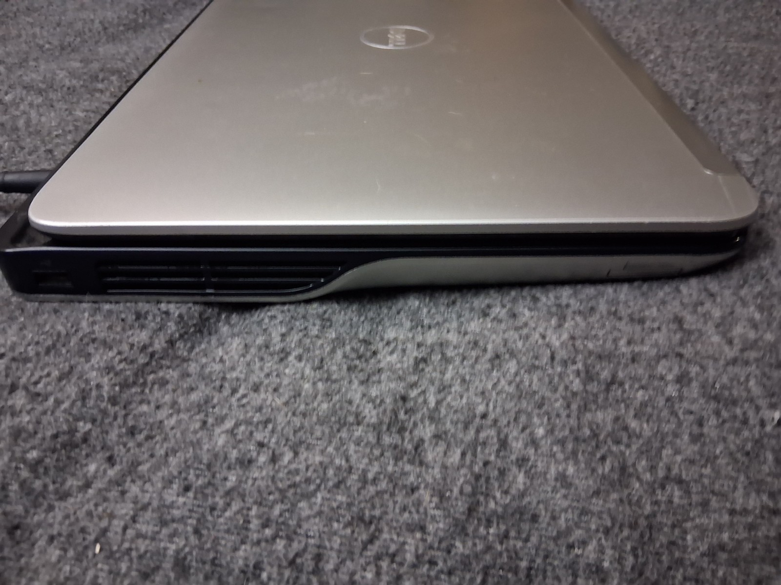 Dell XPS L701X 17.3 Silver Intel i5 6GB RAM 500GB HDD Win 10 Pro Charger Ready