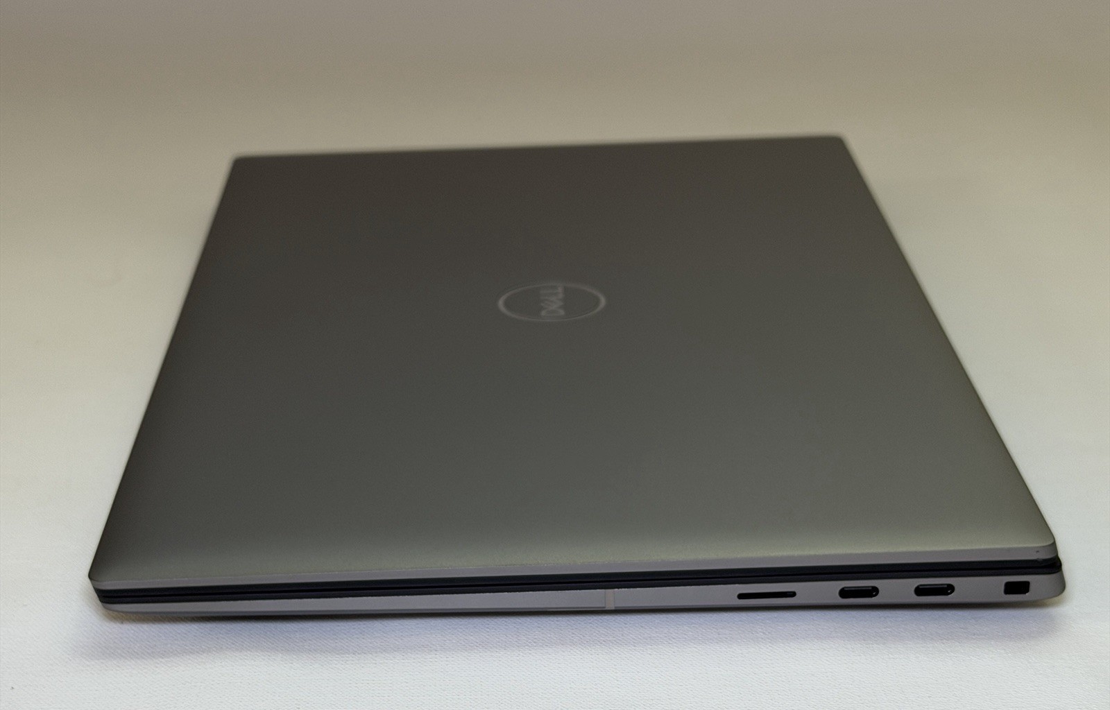 Dell Precision 5490 QHD+ Ultra 7 165H 32GB 1TB RTX 1000 Ada Intel Arc | DESCRIP