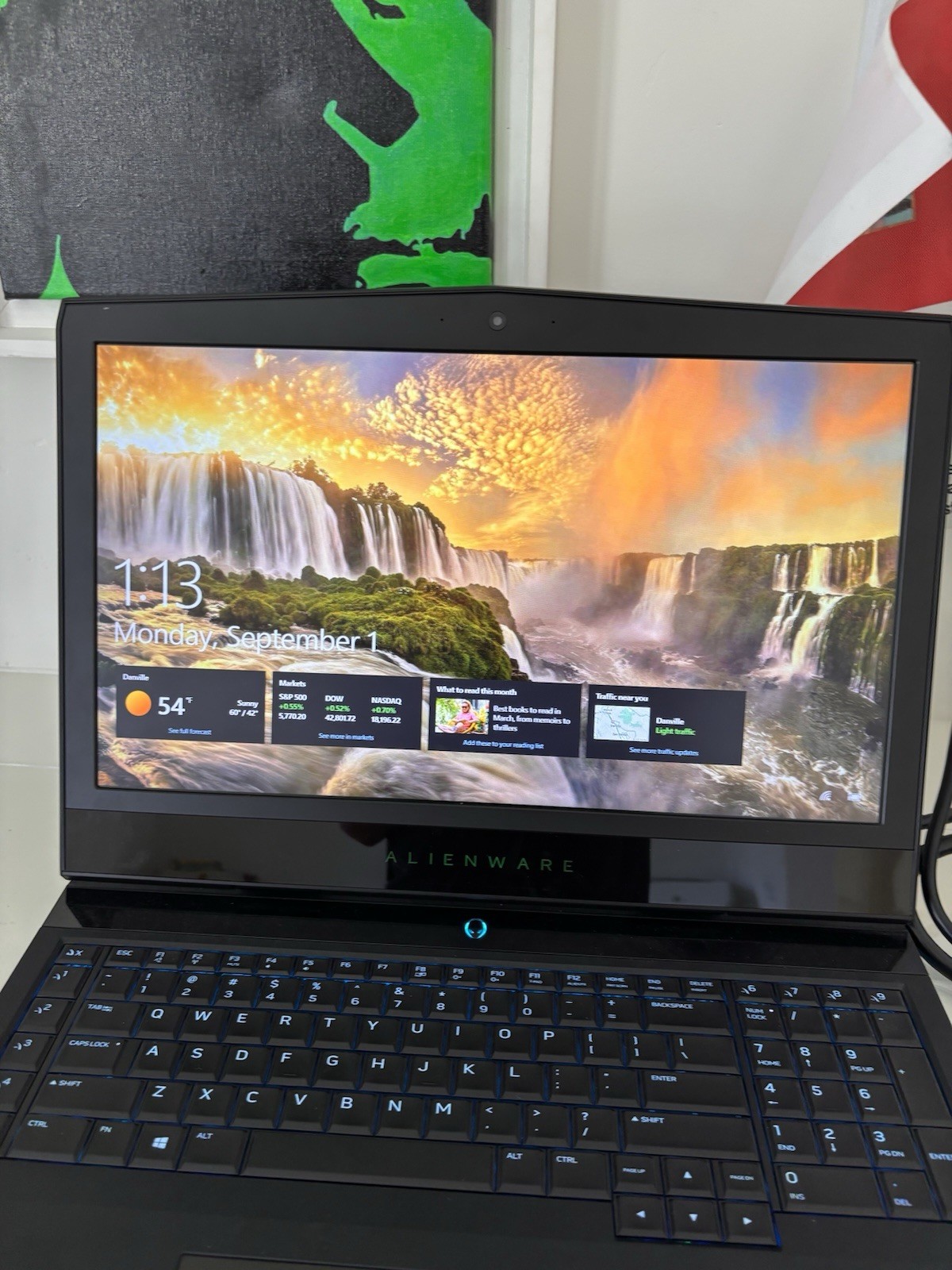 Alienware 17 R5 – i7-8750H – 16GB – GTX 1070 – 1TB HDD / 256GB SSD (CRCKD SCRN)