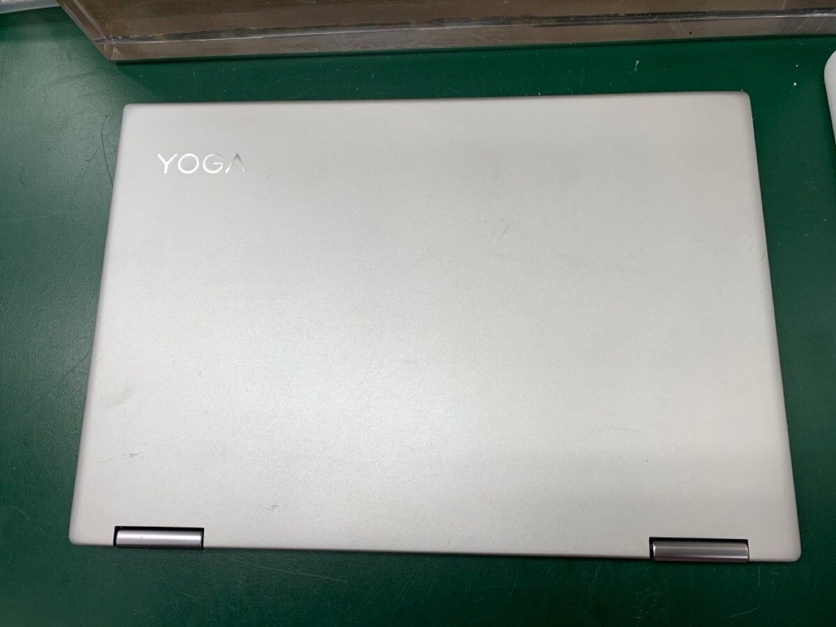 Lenovo Yoga 720 Laptop (i5-8250u, 8GB, 256GB SSD NVMe, Win 10 Home) (E10021848)