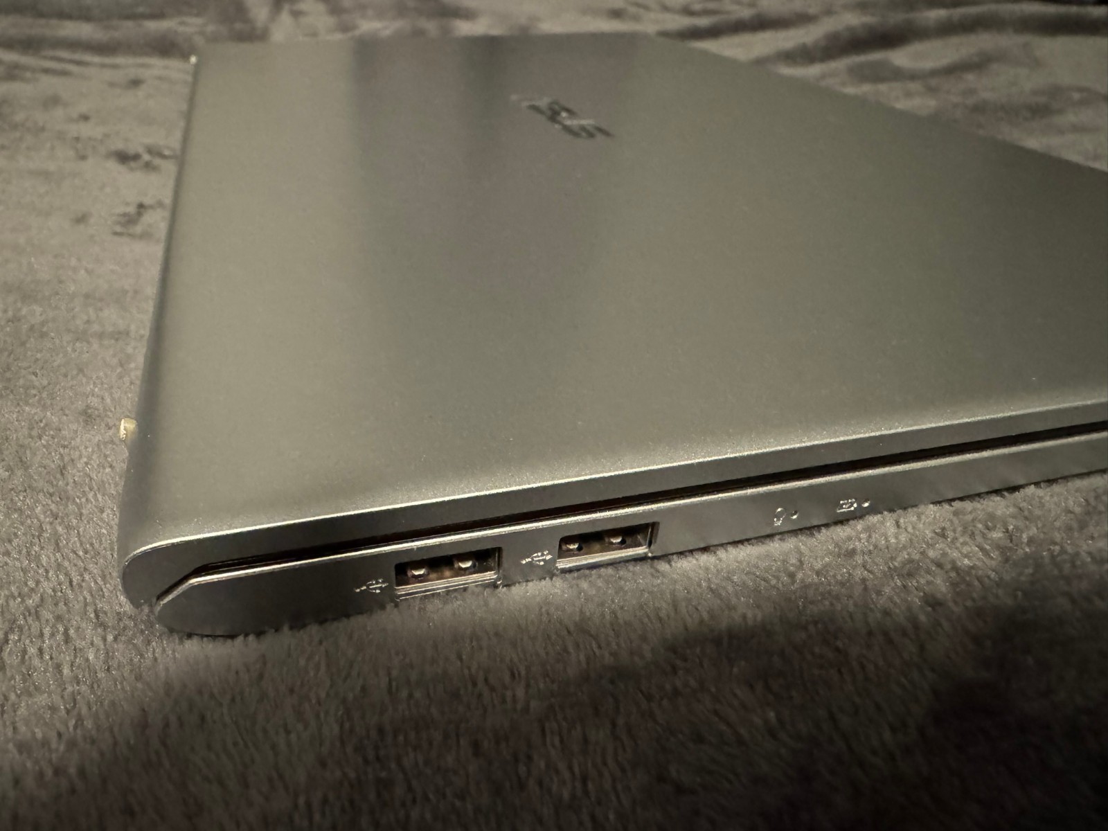 ASUS VivoBook 15 15.6″ AMD Ryzen 5 3500U 2.10GHz 20GB RAM 1TB SSD/2TB HDD Win11P