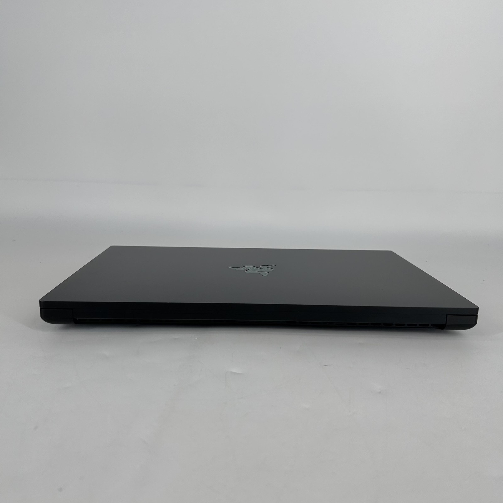 Razer Blade 16 120Hz UHD+ 2.2 GHz i9-13950HX 32GB 1TB/1TB NVIDIA RTX 4090 READ