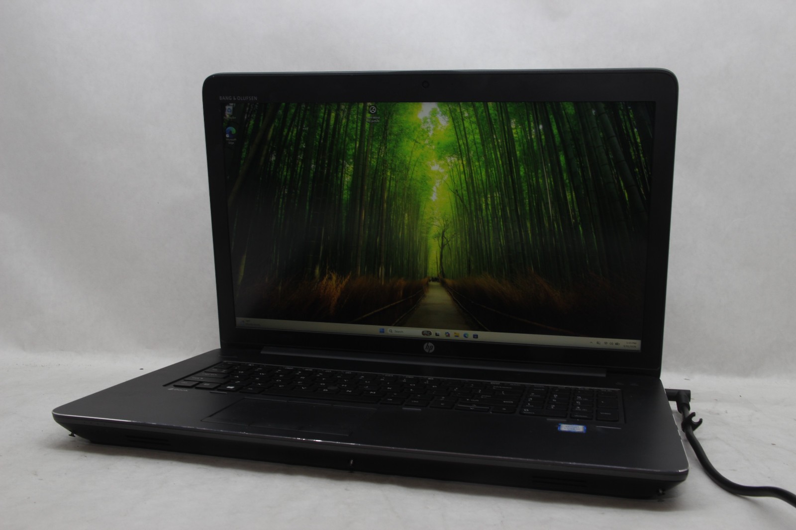 HP ZBook 17 G3 17″ Laptop i7-6700HQ 8 GB RAM 256 GB SSD Win 11 No Charger