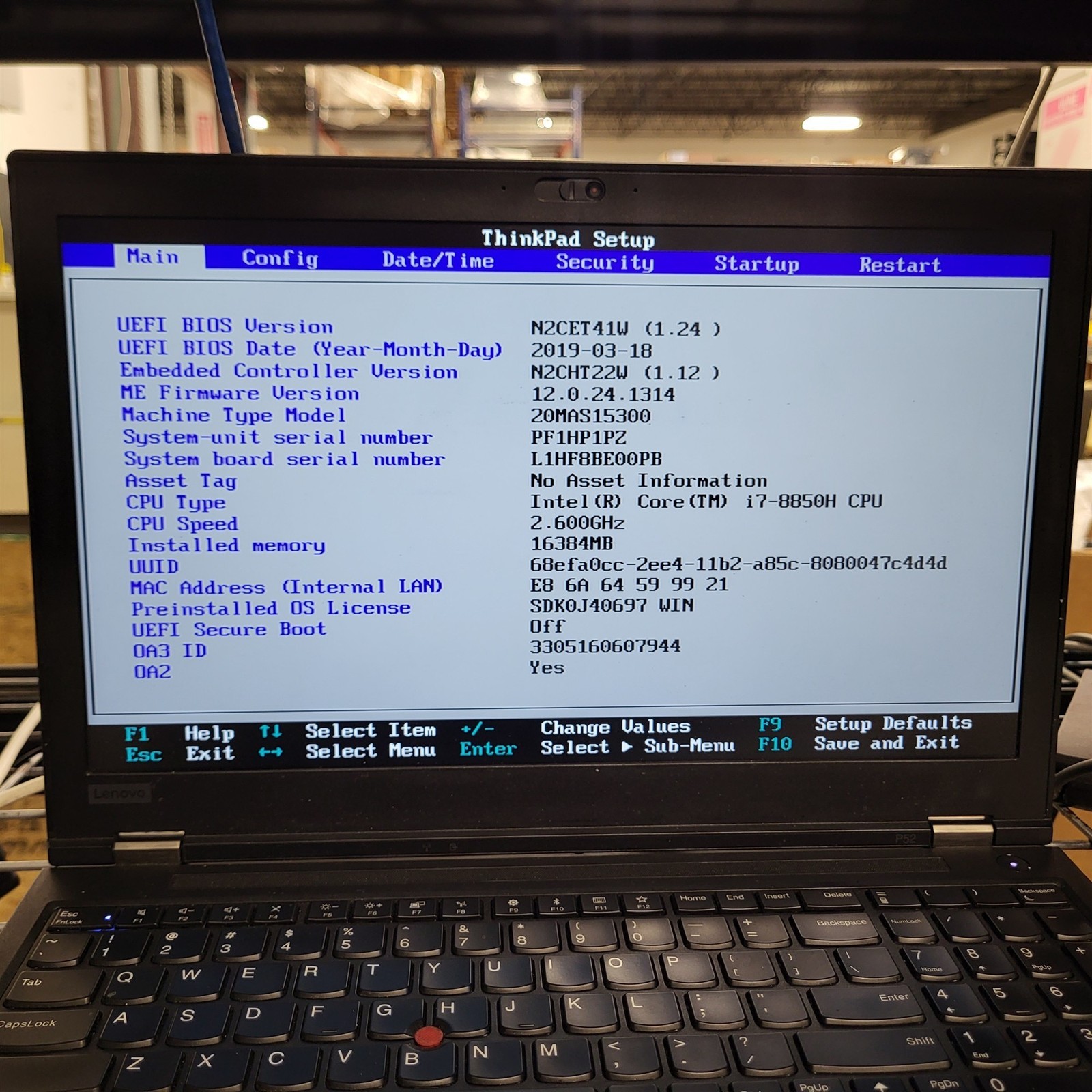 Scratched LCD Lenovo ThinkPad P52 Laptop Intel i7-8850H 2.6GHz 16GB 512GB No PSU