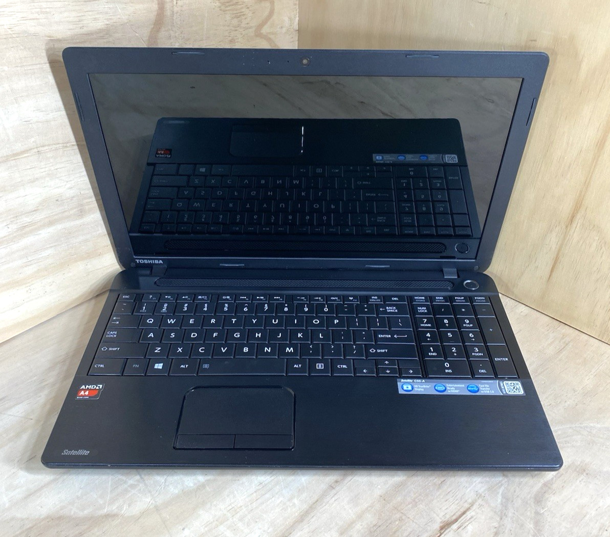Toshiba Satellite C55D-A5372 15.6″ AMD A4-5000@1.5GHz/8GB RAM/128GB SSD/BAD BATT