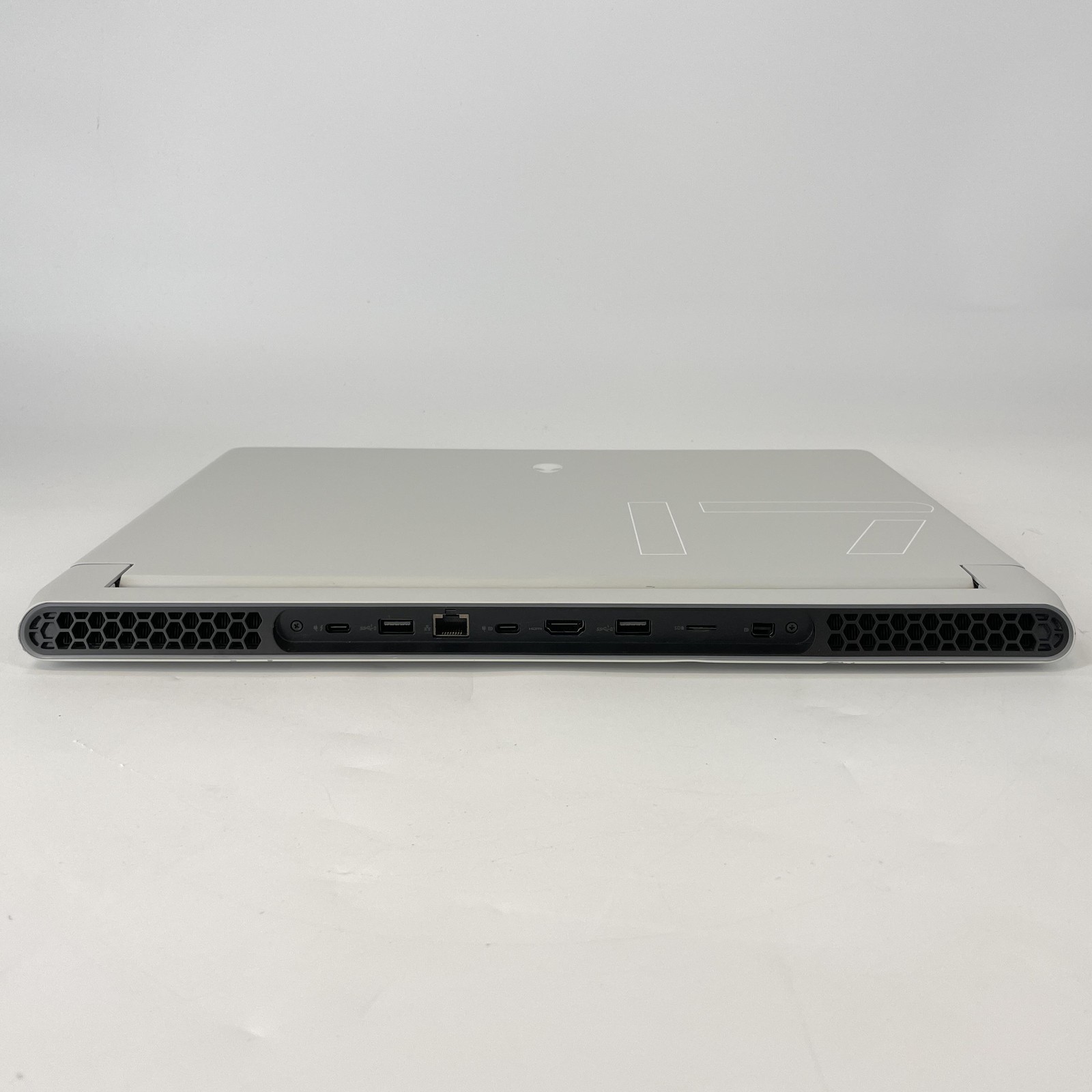 Dell Alienware X17 R2 120Hz 4K 2.5GHz i9-12900H 32GB 1TB SSD RTX 3080 White Spot