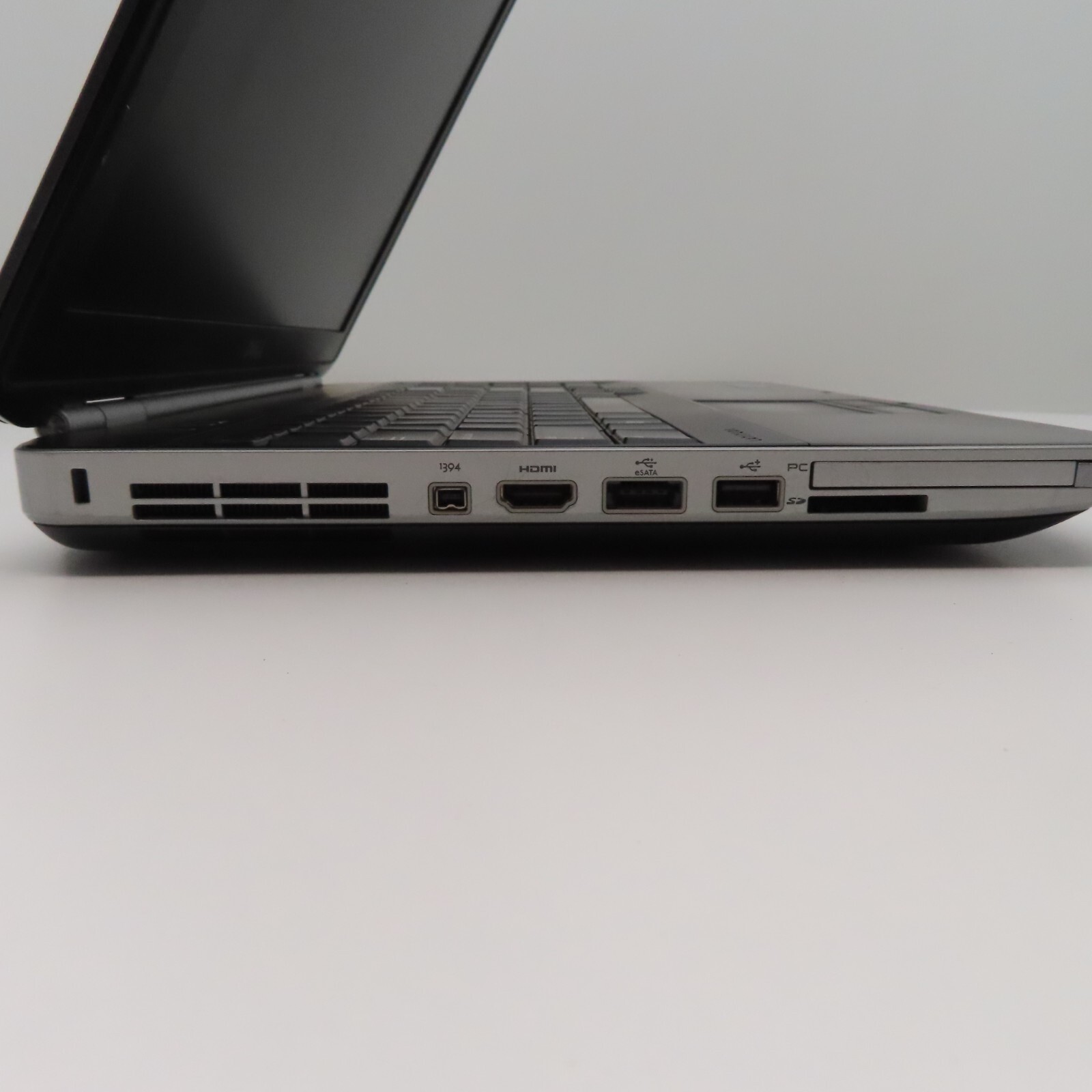 Dell Latitude Laptop Intel Core i5 2.50GHz 2 Cores 4GB DDR3 SDRAM