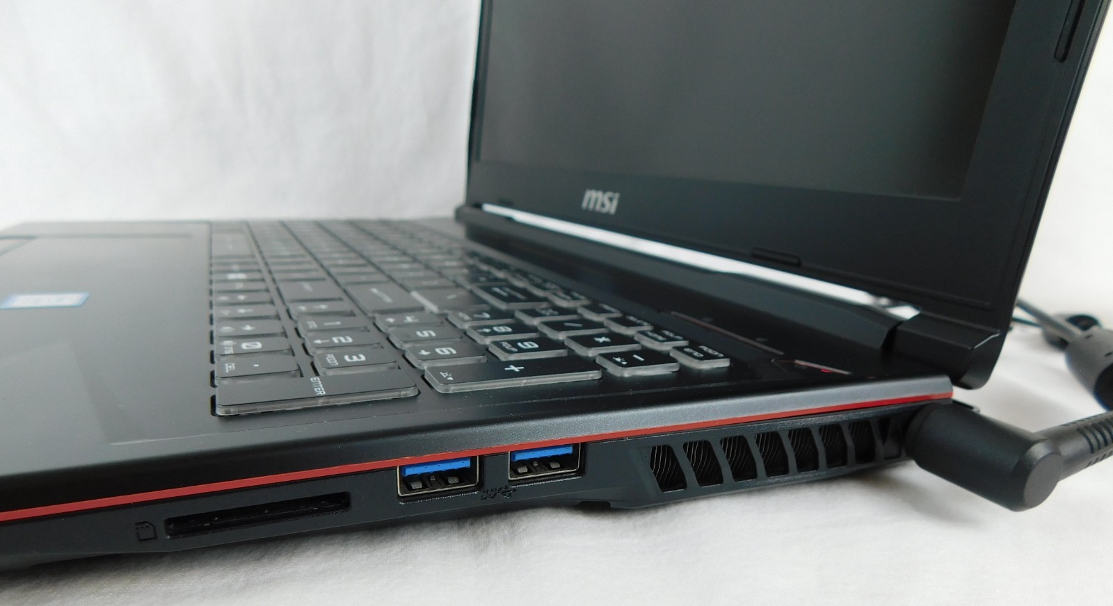 MSI 15.6″ GAMING LAPTOP GL63 9SDK Intel i7 9th Gen 2.6GHZ 16GB DDR4 512GB SSD