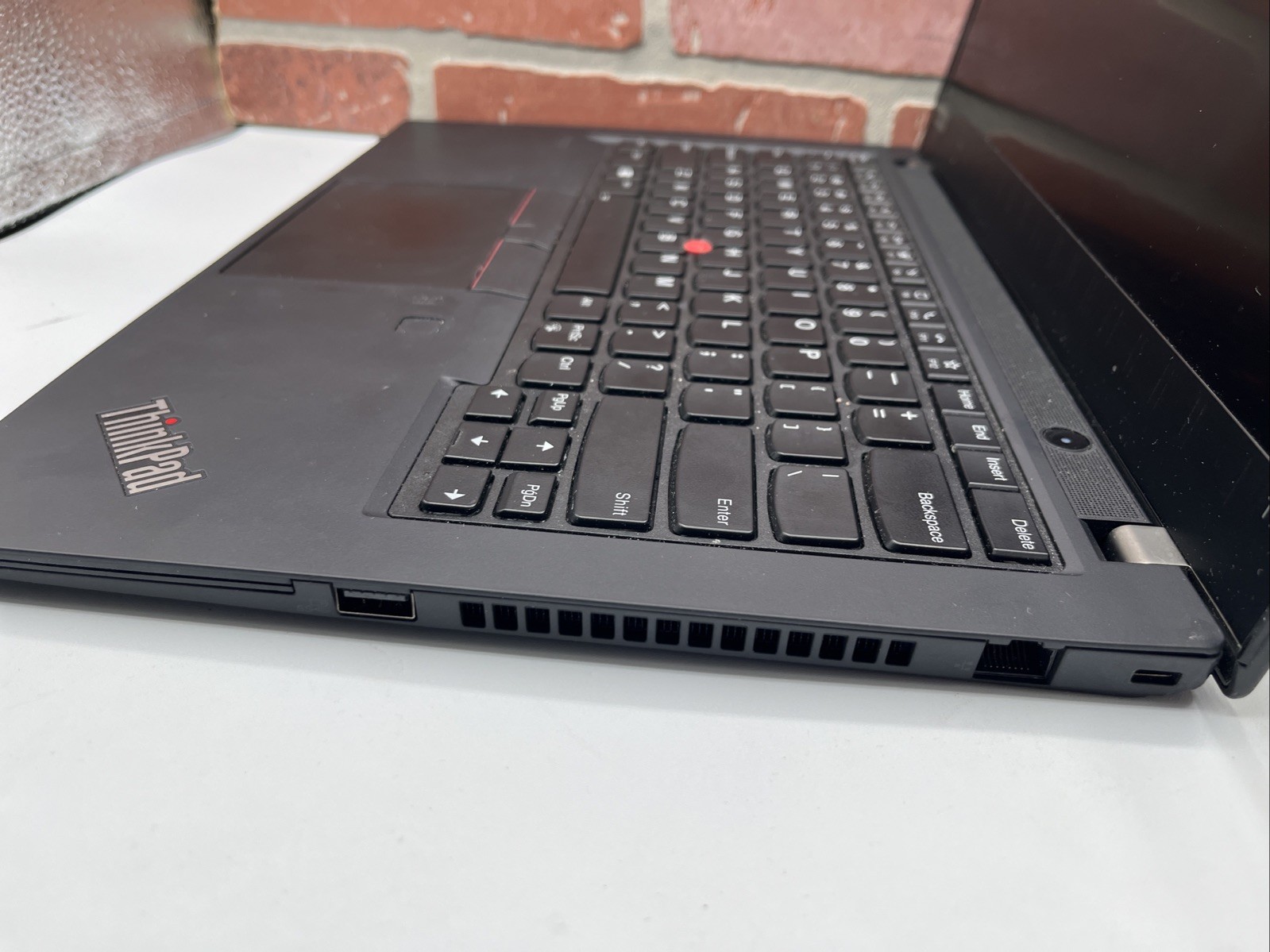 Lenovo T14 1st gen Intel Core i5 vPRO 10th gen – FOR PARTS ONLY – DOES NOT WORK