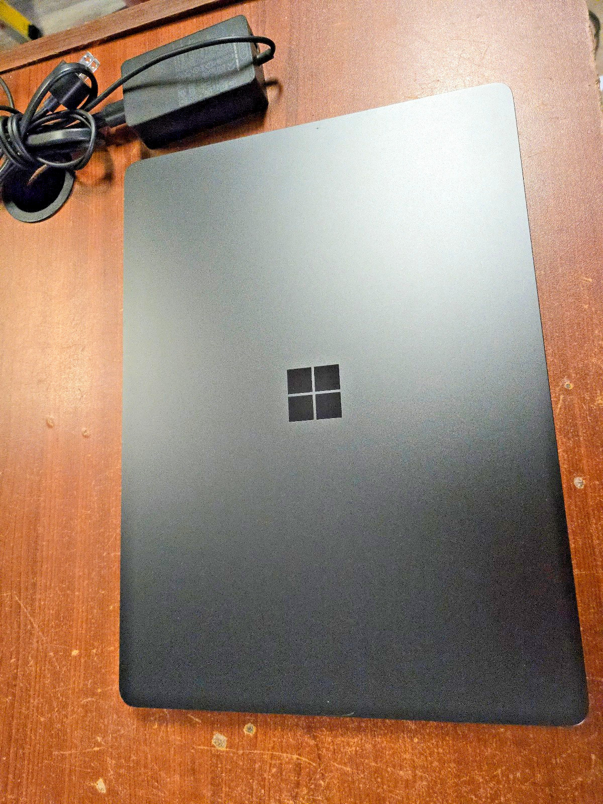 Microsoft Surface 7 15″ Snapdragon X 3.4GHz 16GB 512GB Win 11 (2037) 10xCharges