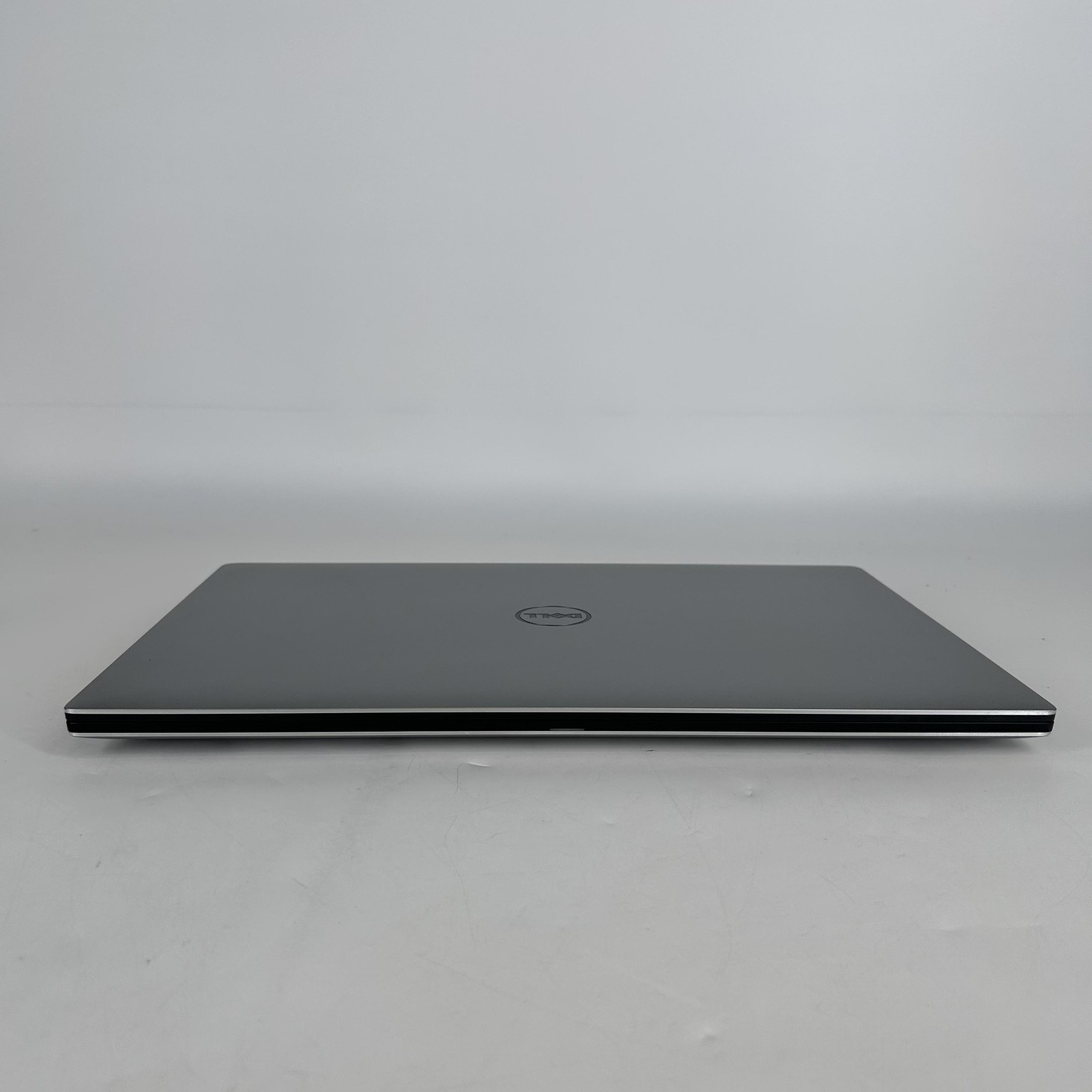 Dell XPS 15 9560 FHD i7-7700HQ 2.80GHz 16GB 512GB SSD GTX 1050 Good