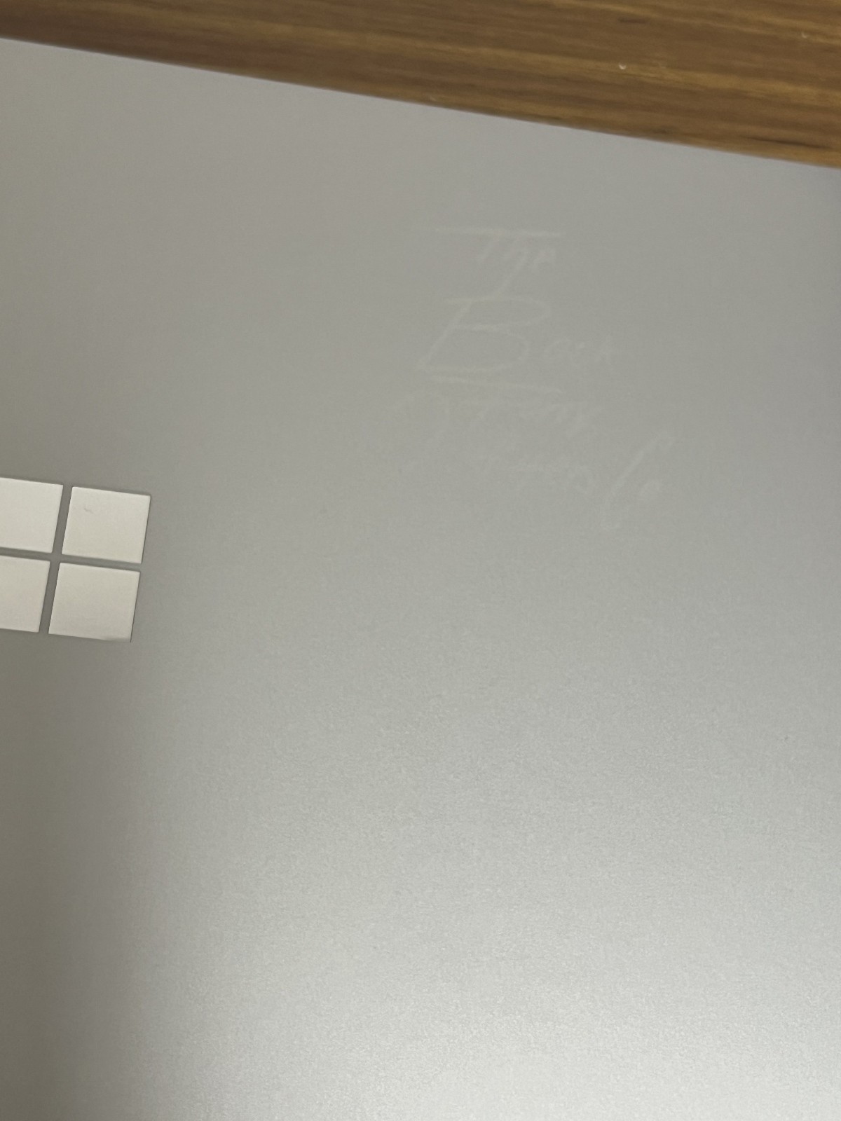 Surface Laptop 13.5″ 1769 (256GB SSD, Core i7-7660U, 2.50GHz, 8GB) Touch screen