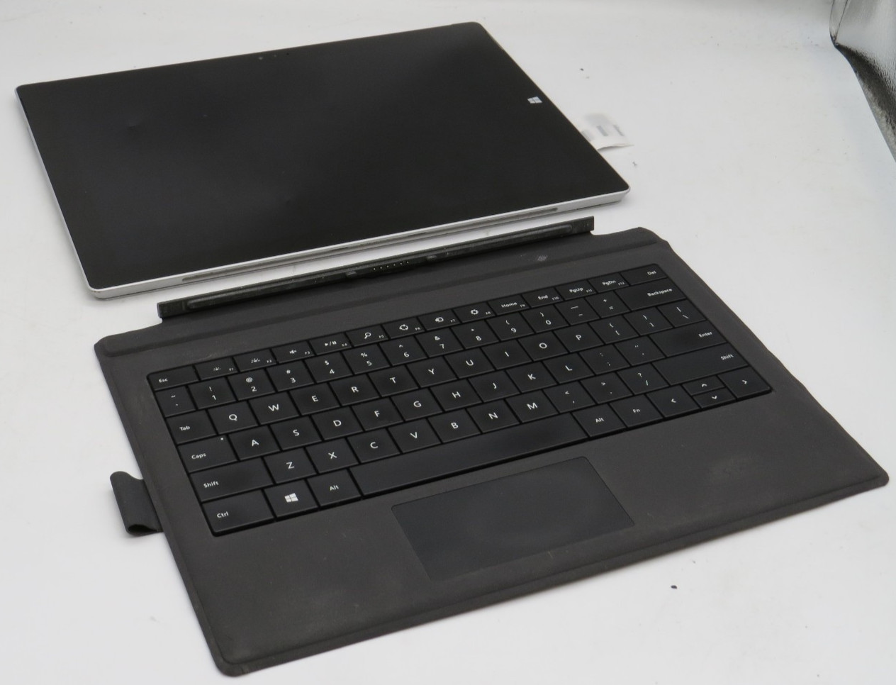 Microsoft Surface Pro 3 | i7-4650U @ 1.7 | 8GB RAM | 512GB SSD | No OS