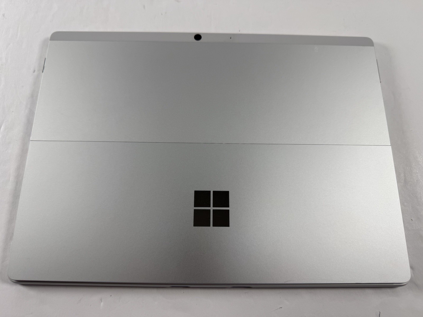 Microsoft Surface Pro 8 (1982) i5-1145G7 – 16GB RAM – 256GB 120Hz – Win 11 Pro