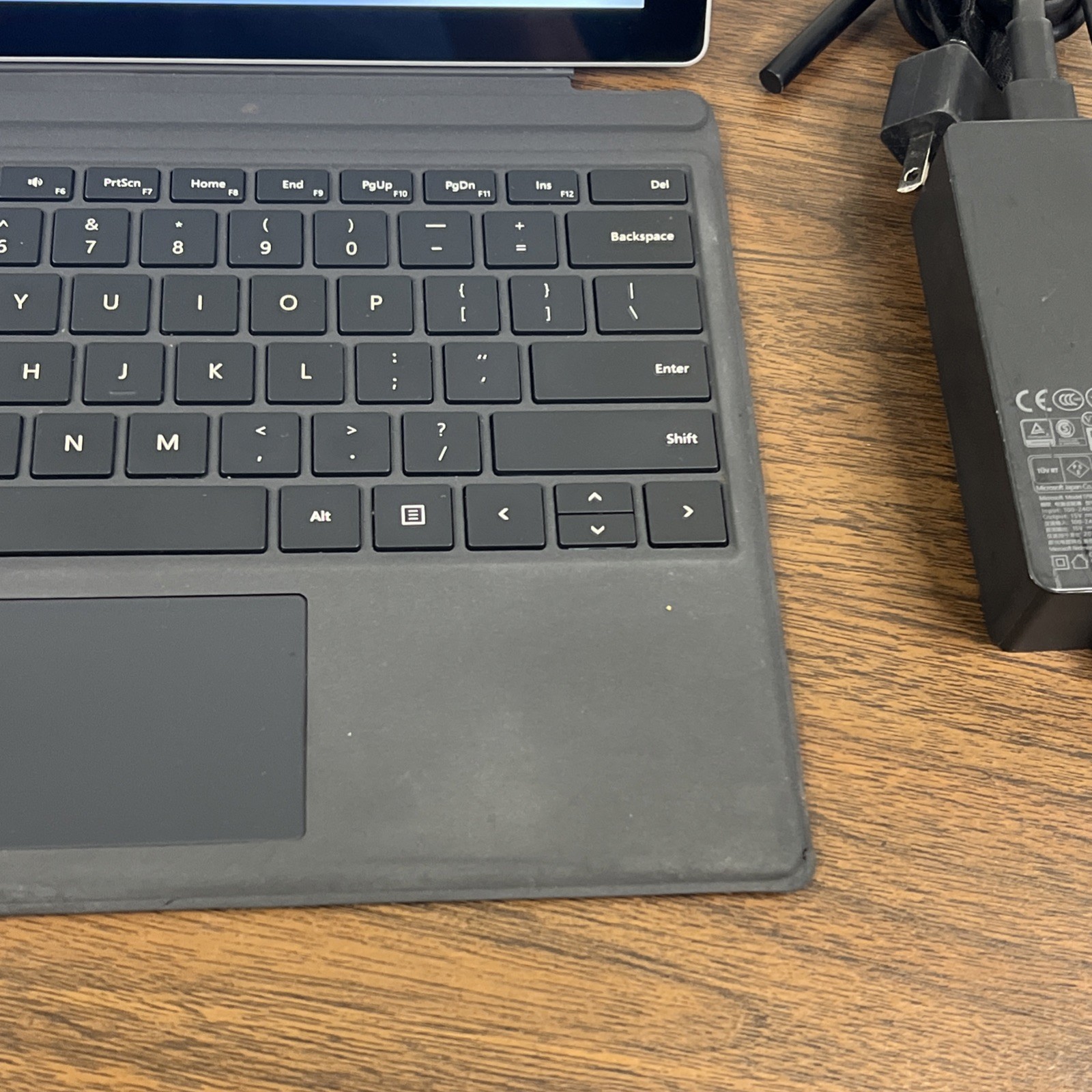 Microsoft Surface Pro 4 1724 i5-6300U 2.40GHz 8GB RAM 256GB Windows 11 Pro *READ
