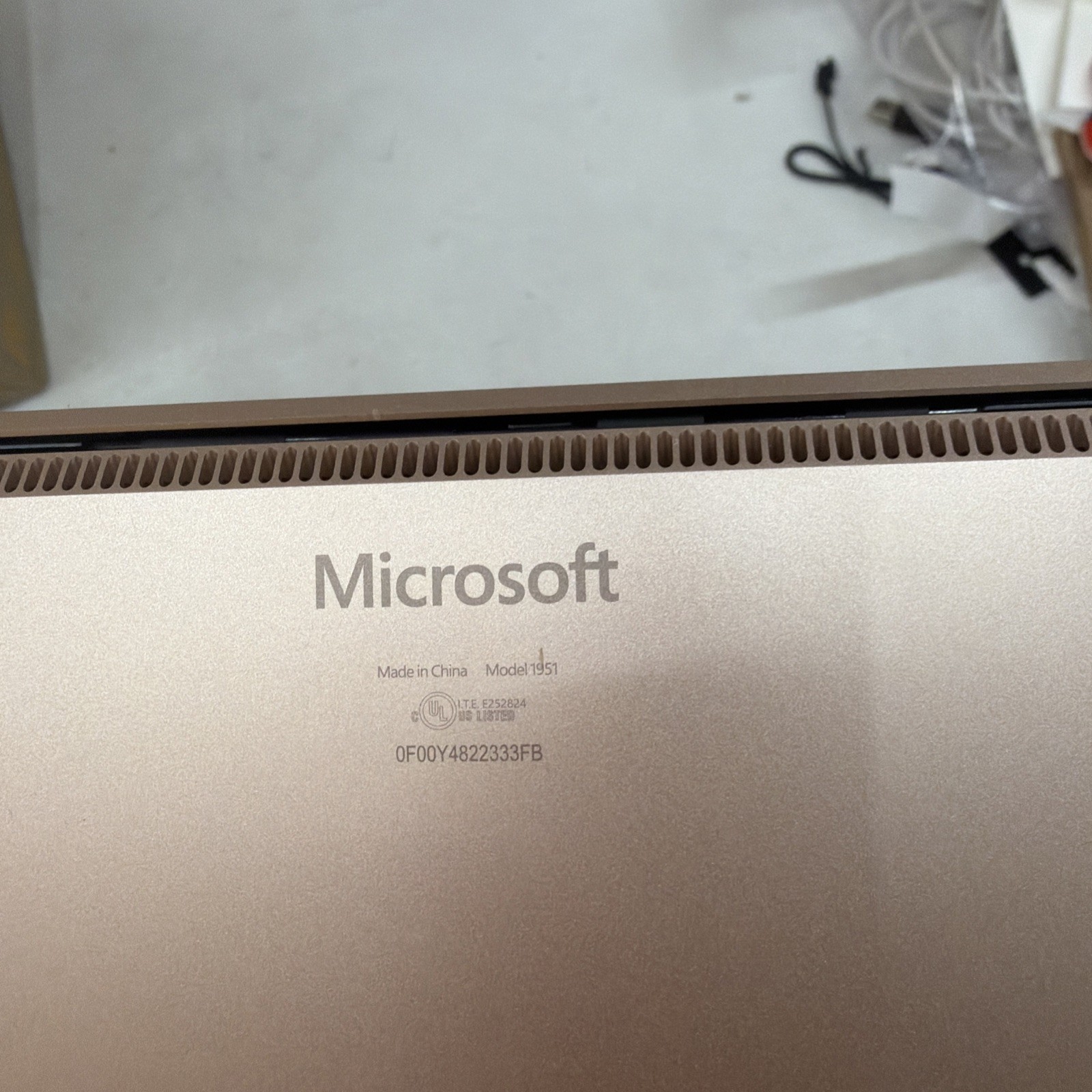 Microsoft Laptop 5 13in i5 8GB 512GB Sandstone (FOR PARTS OR NOT WORKING!)