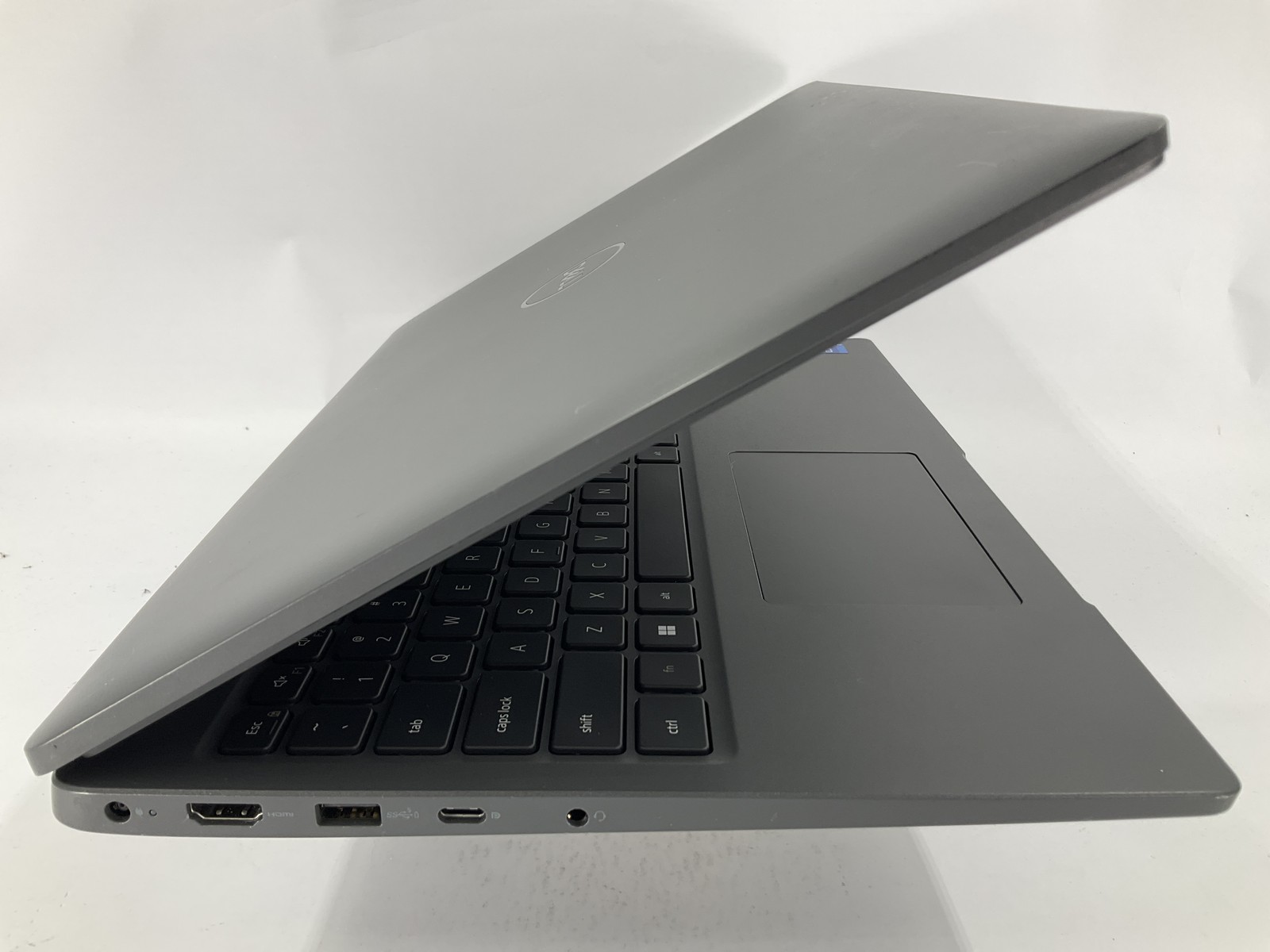 Dell Latitude 3550 15.6″ Touch Core i7-1355U 256GB 16GB B Win 11 Pro