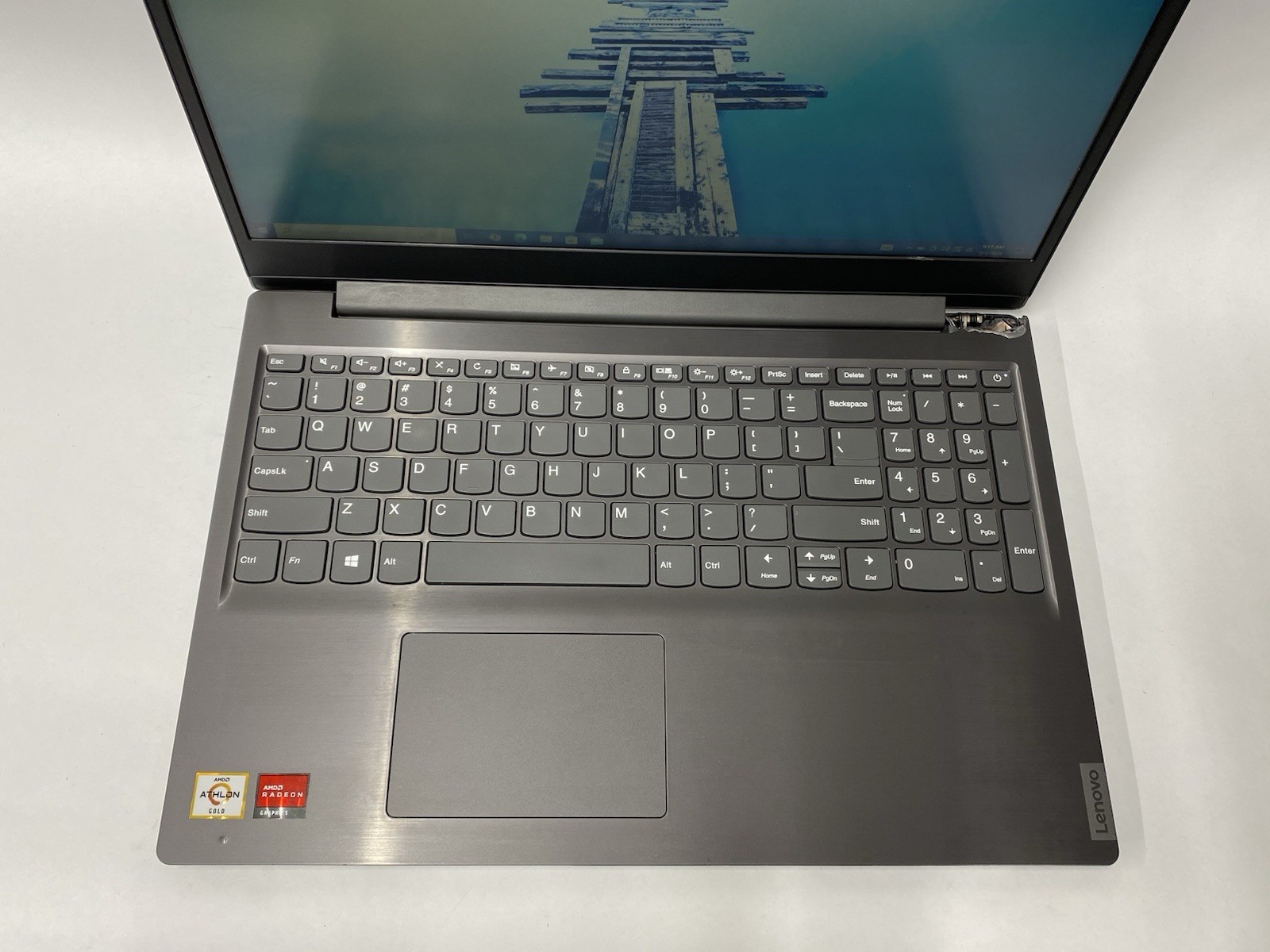 Lenovo V15-ADA – Grade C – FHD – Gold 3150U – 4GB – 128SSD – W10P