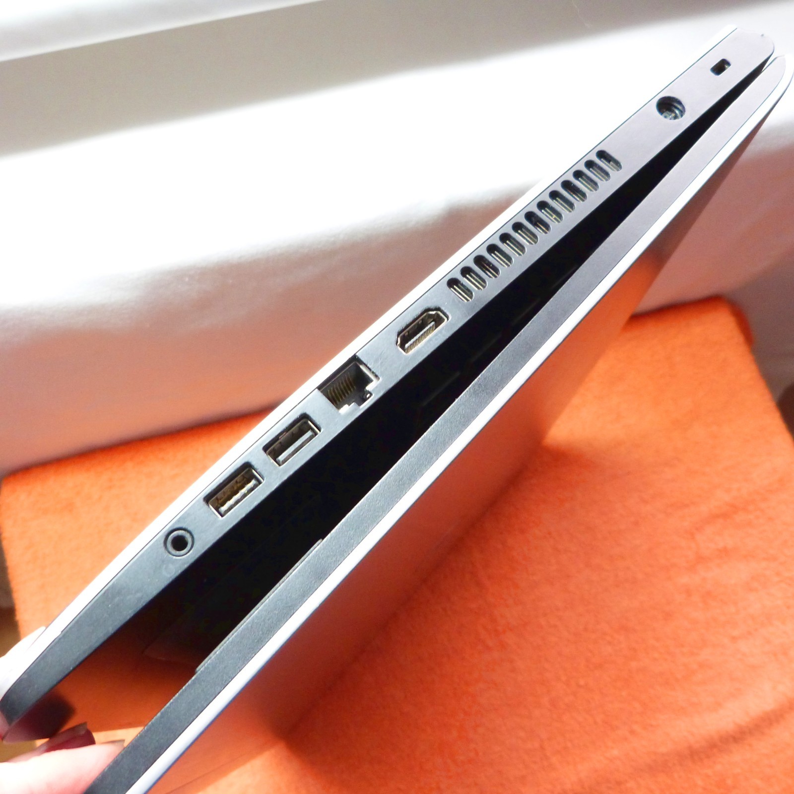Dell 5748 METAL 17″ PREMIUM l SSD Windows 11 TURBO i7 MaxxAudio PROSound