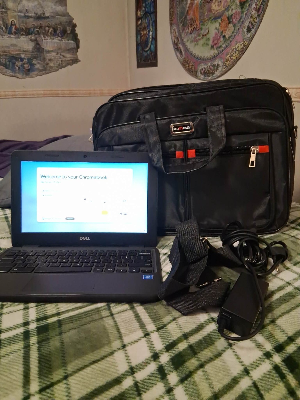 Dell chrome book with plug and case