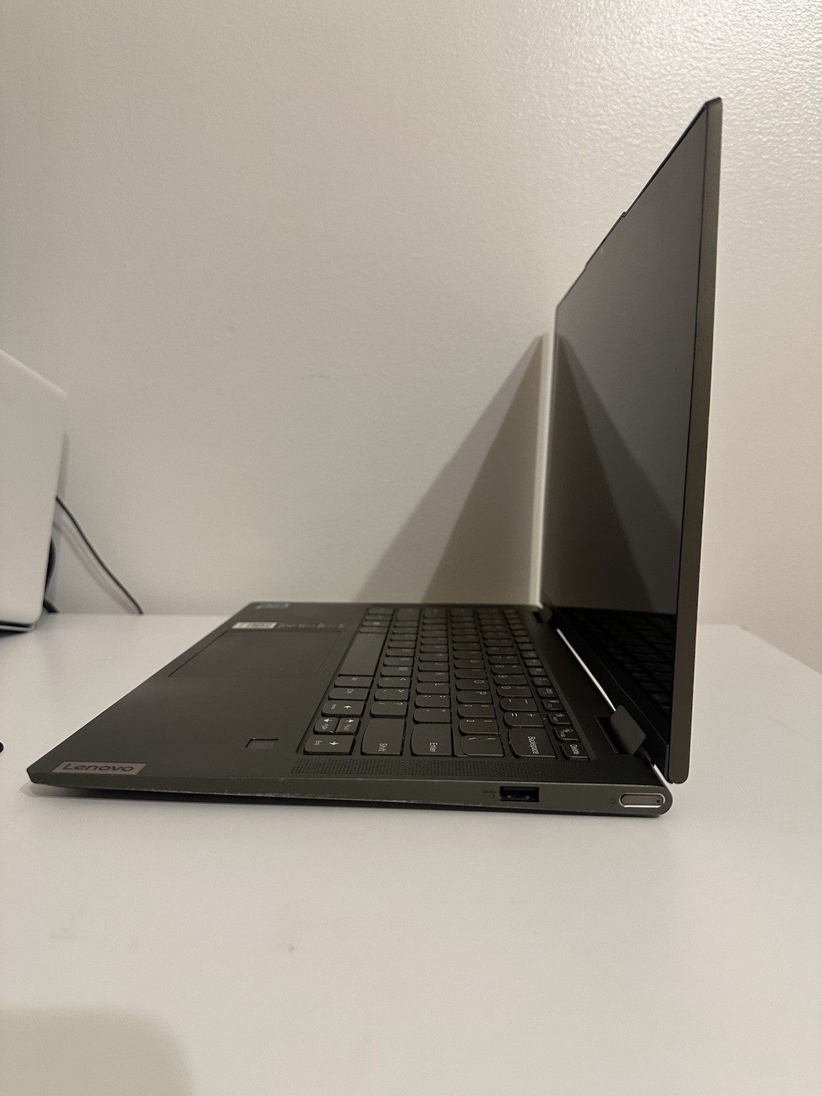 Lenovo Yoga 7 14ITL5 i5-1135G7 12GB RAM 512GB SSD 14” Touch – Hinge Issue